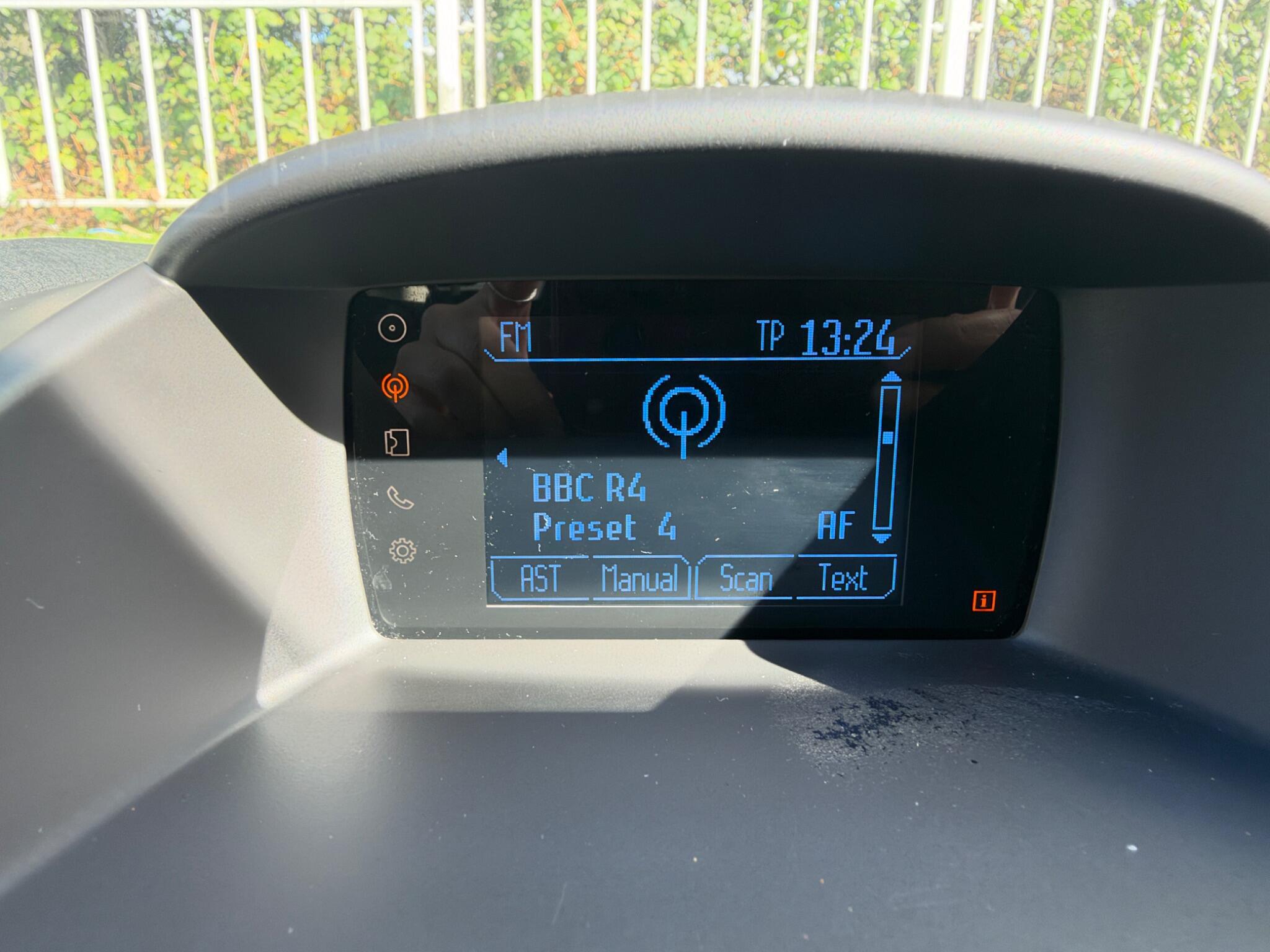 Ford Fiesta - Image 19