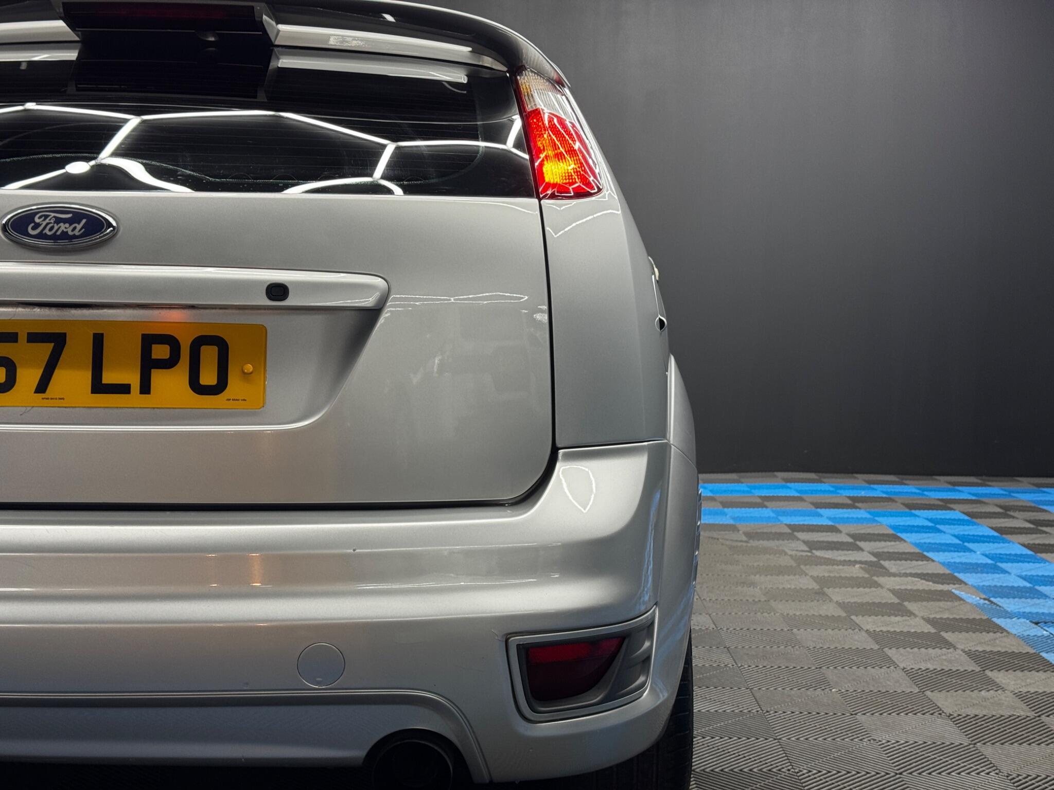 Ford Focus - Image 32