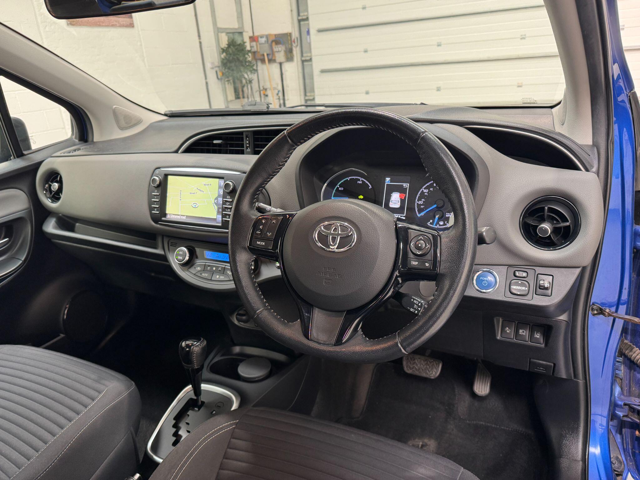 Toyota Yaris - Image 16