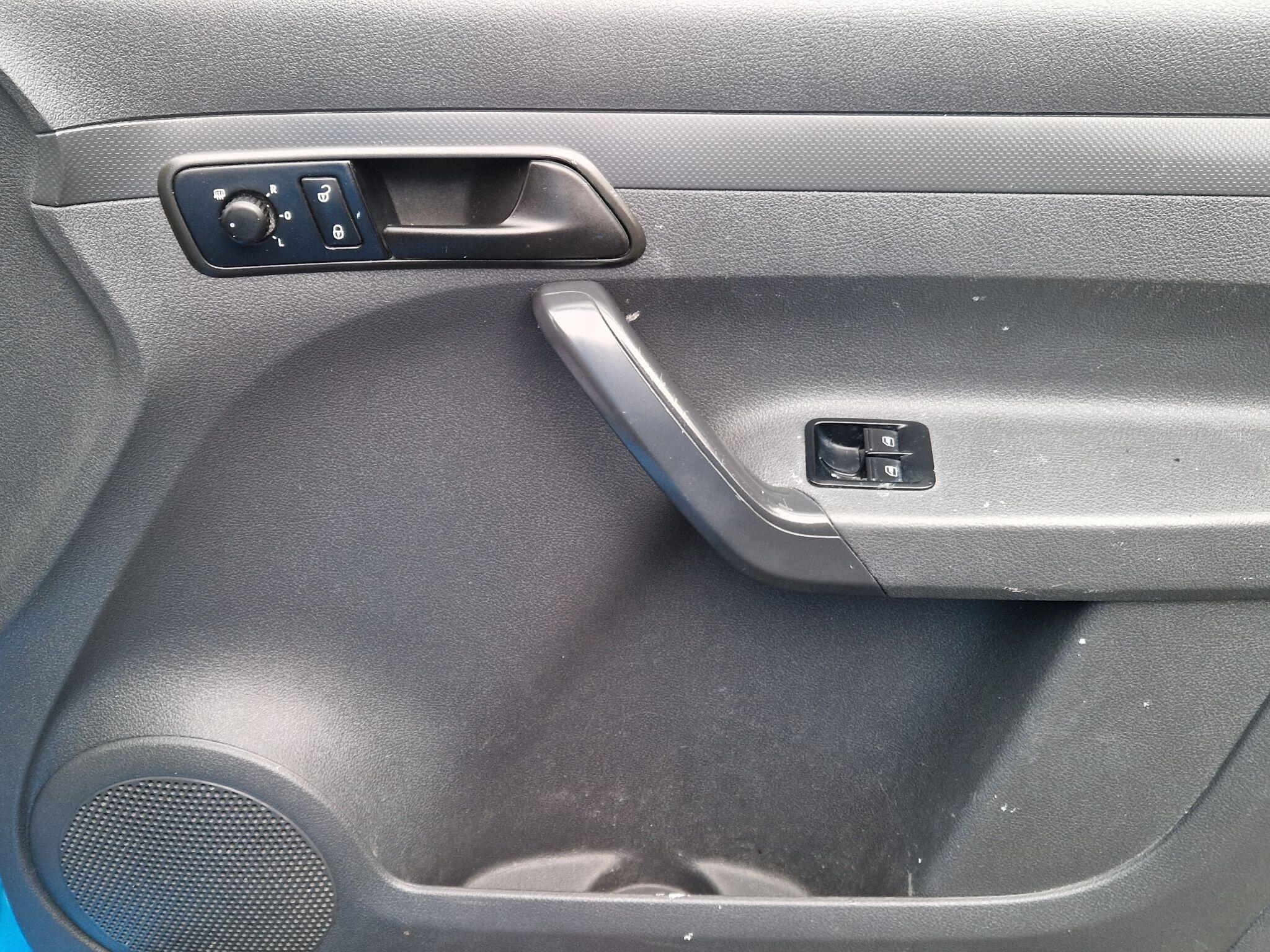 Volkswagen Caddy Maxi - Image 29