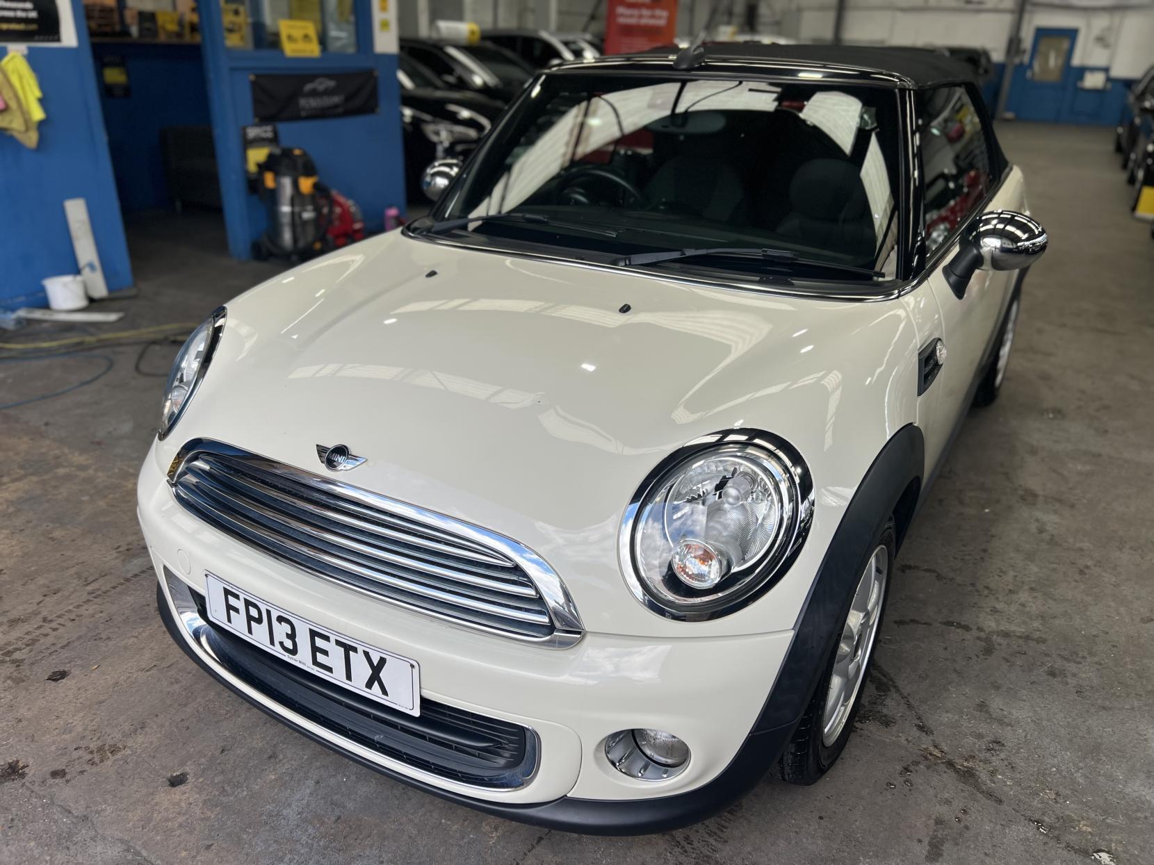 MINI Convertible - Image 3