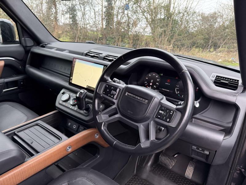 Land Rover DEFENDER 110 - Image 10