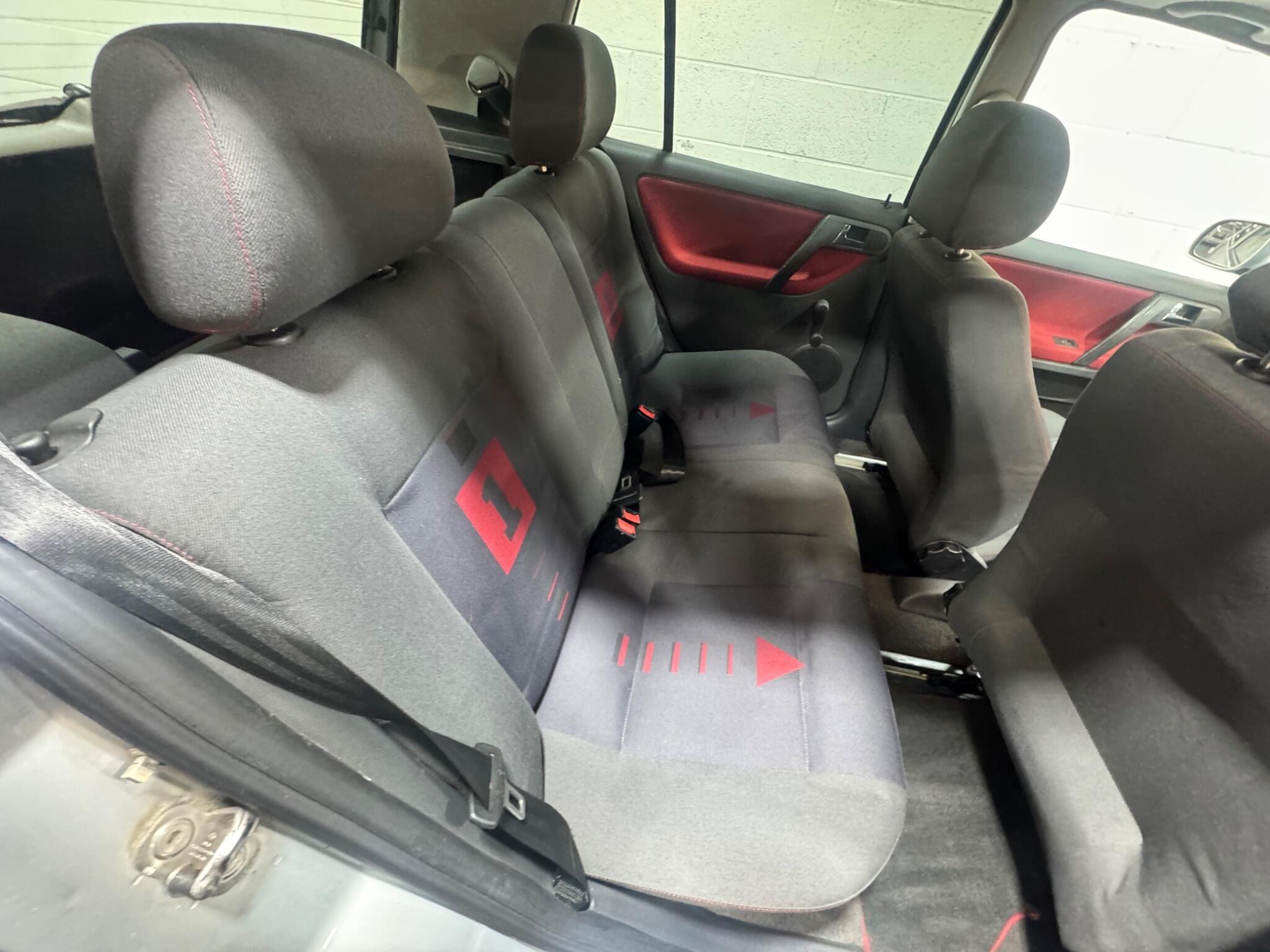 Volkswagen Polo - Image 11