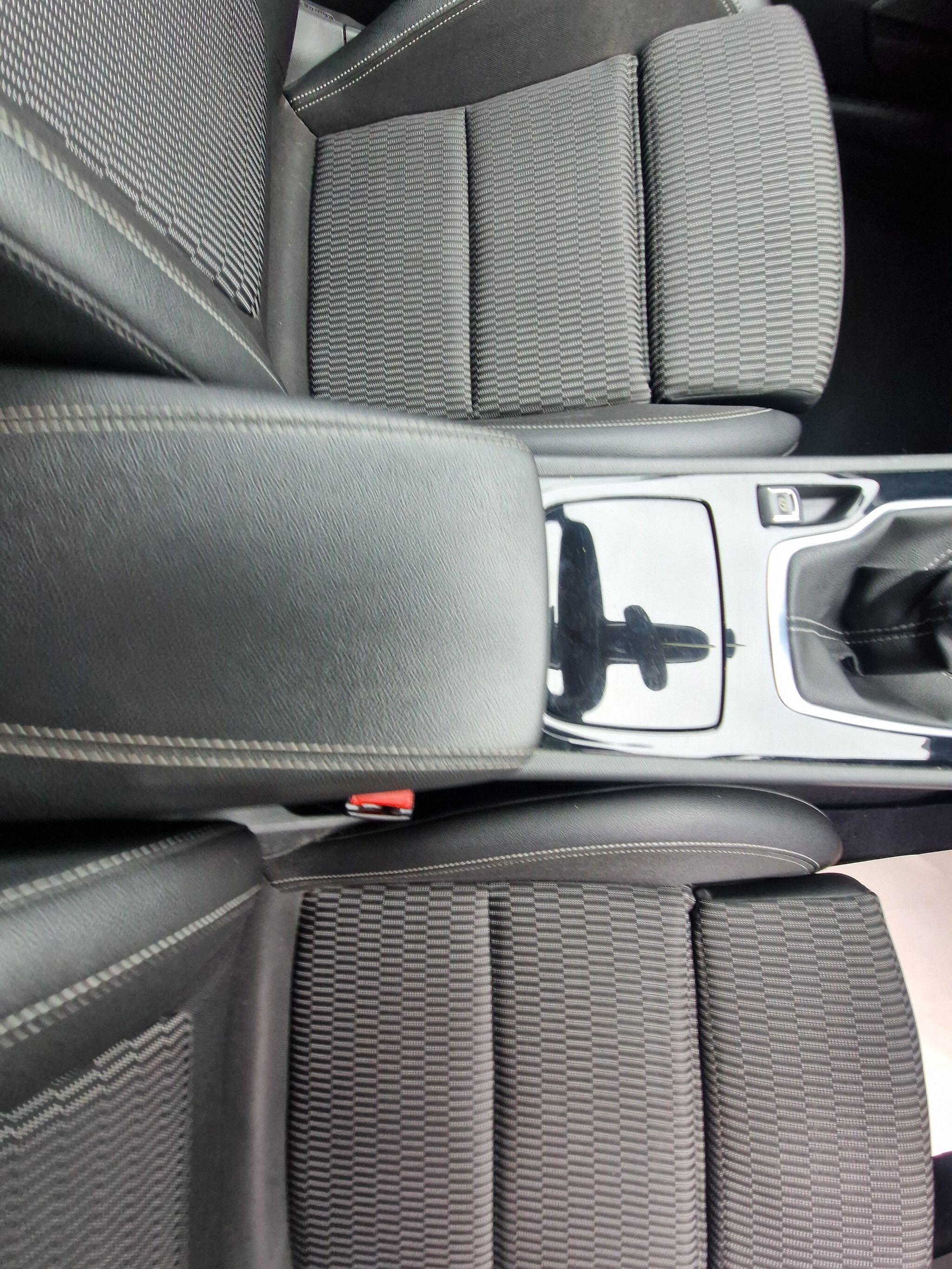 Vauxhall Insignia - Image 29