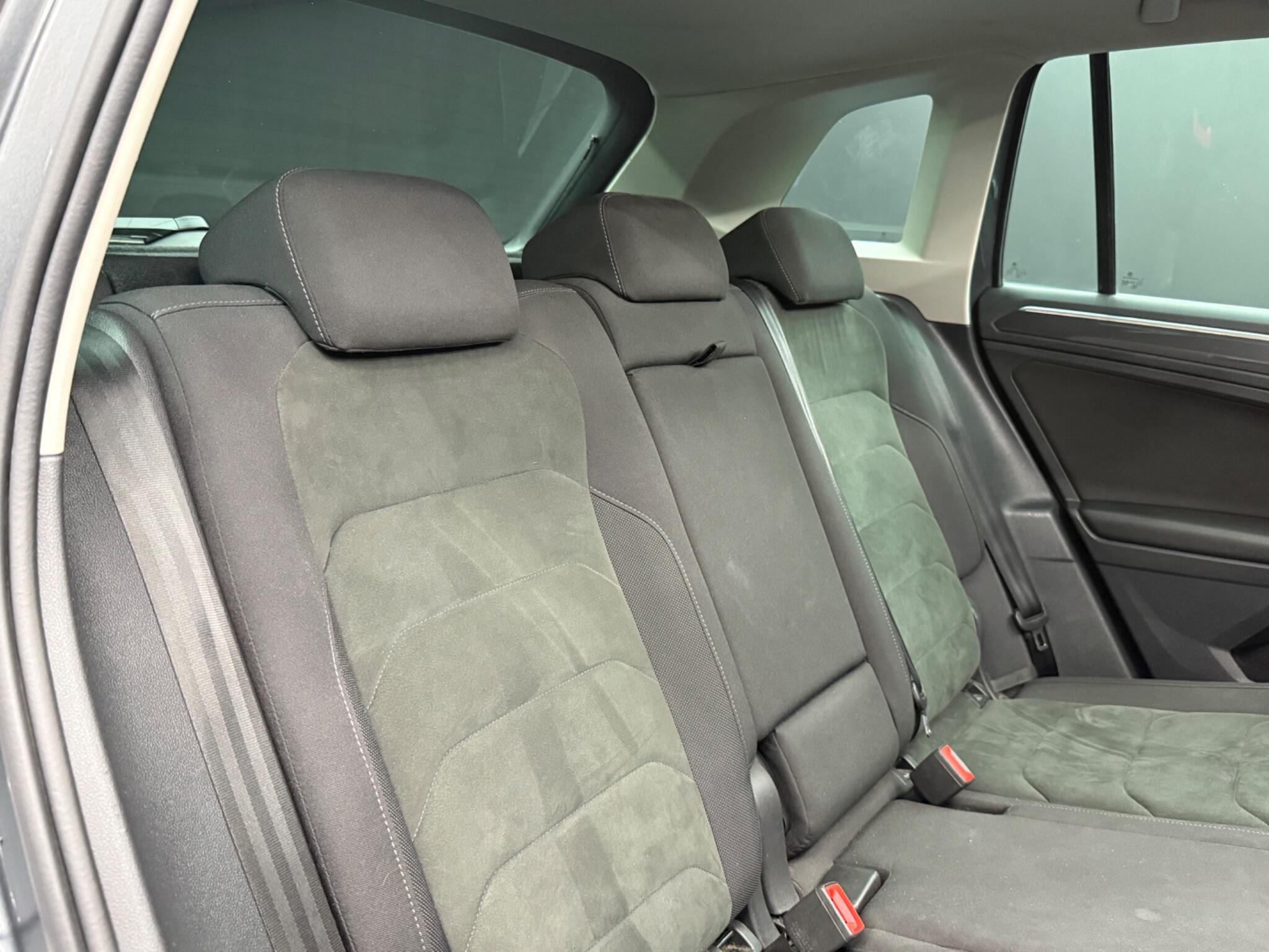 Volkswagen Tiguan - Image 14