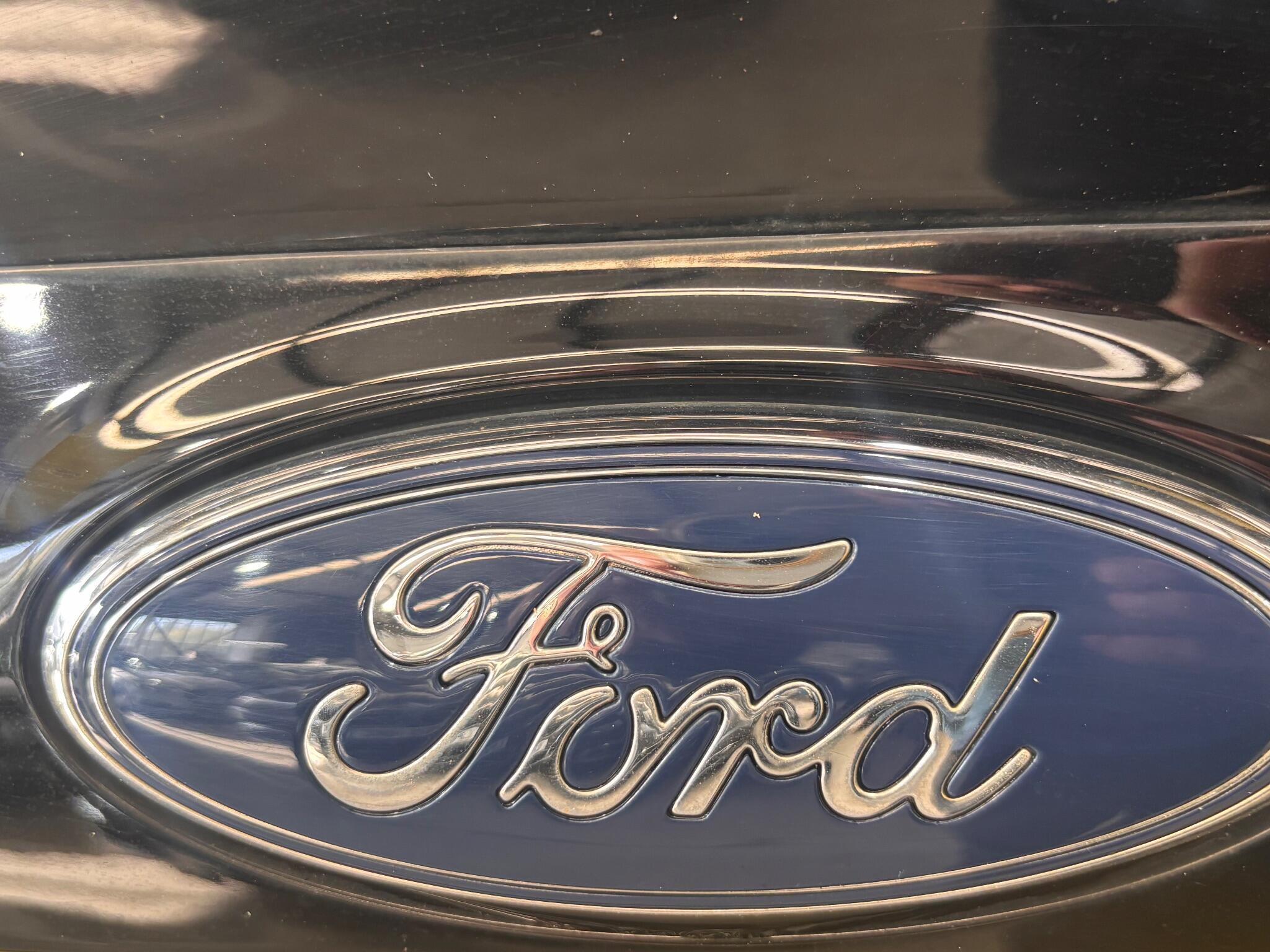 Ford Kuga - Image 32