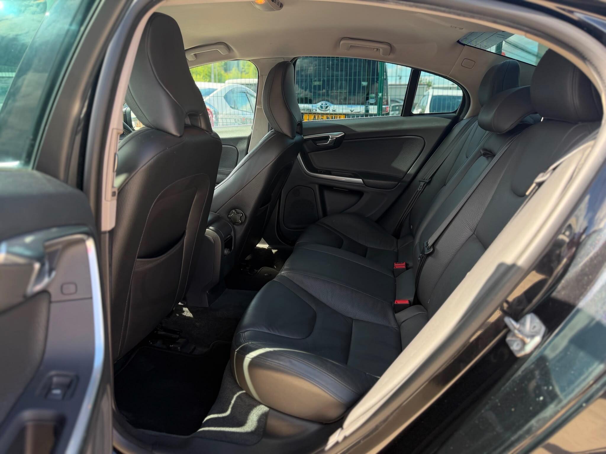 Volvo S60 - Image 17