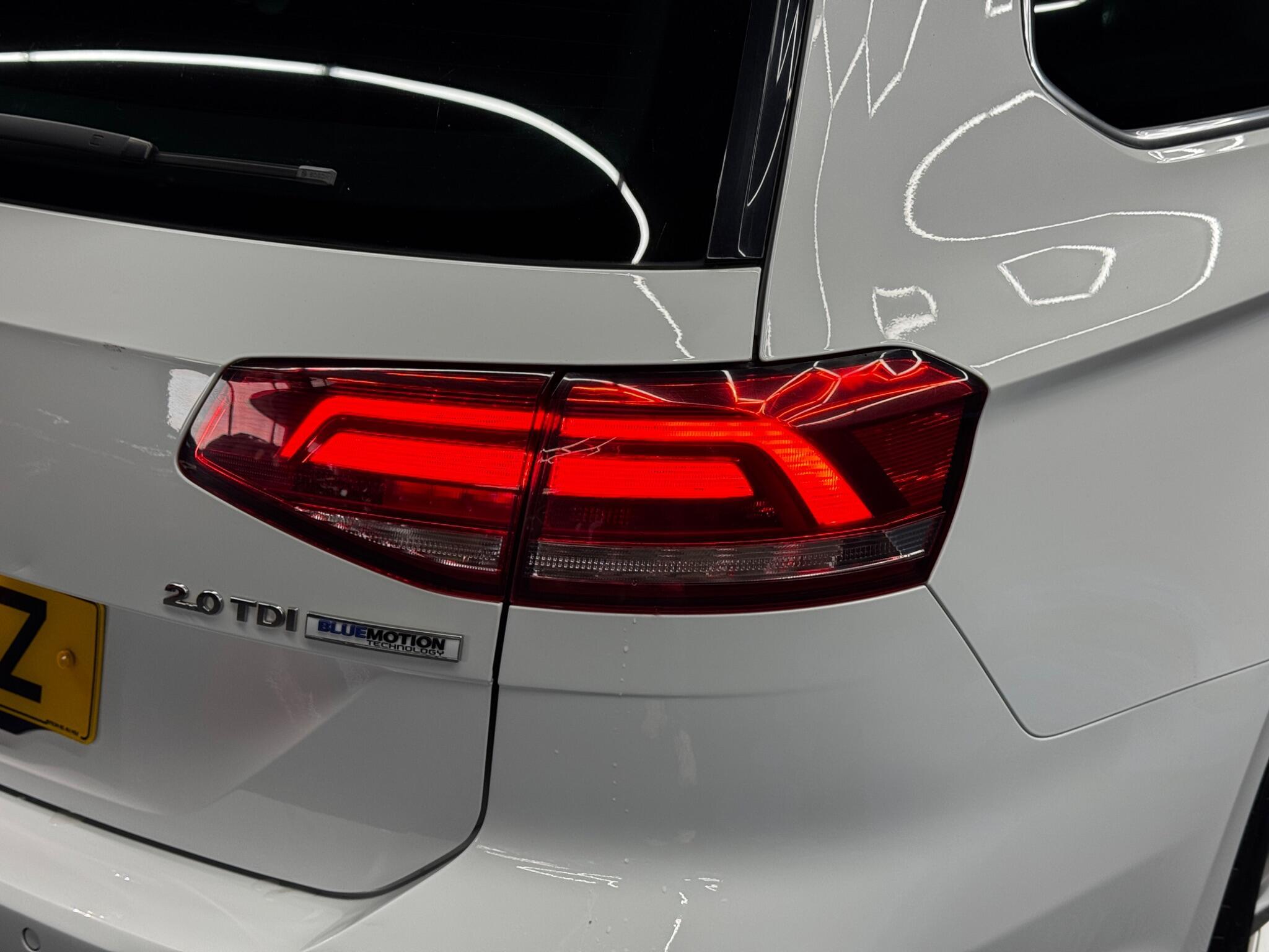 Volkswagen Passat - Image 43