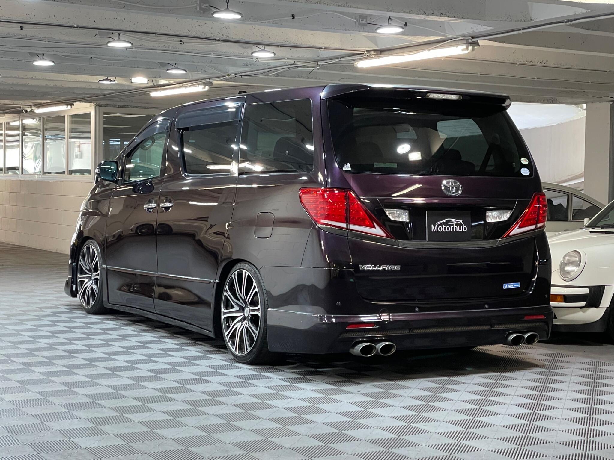 Toyota Vellfire - Image 4