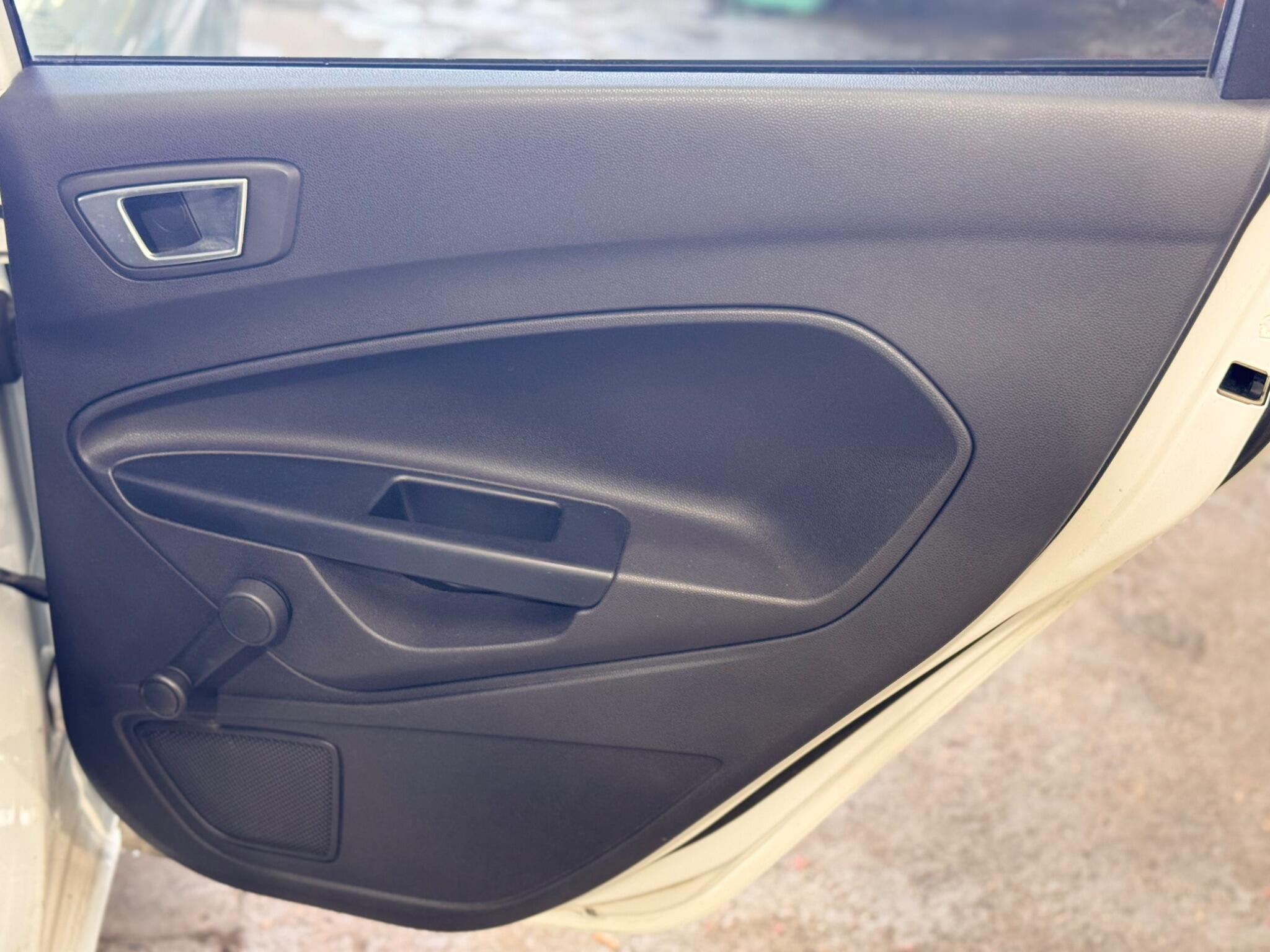 Ford Fiesta - Image 39