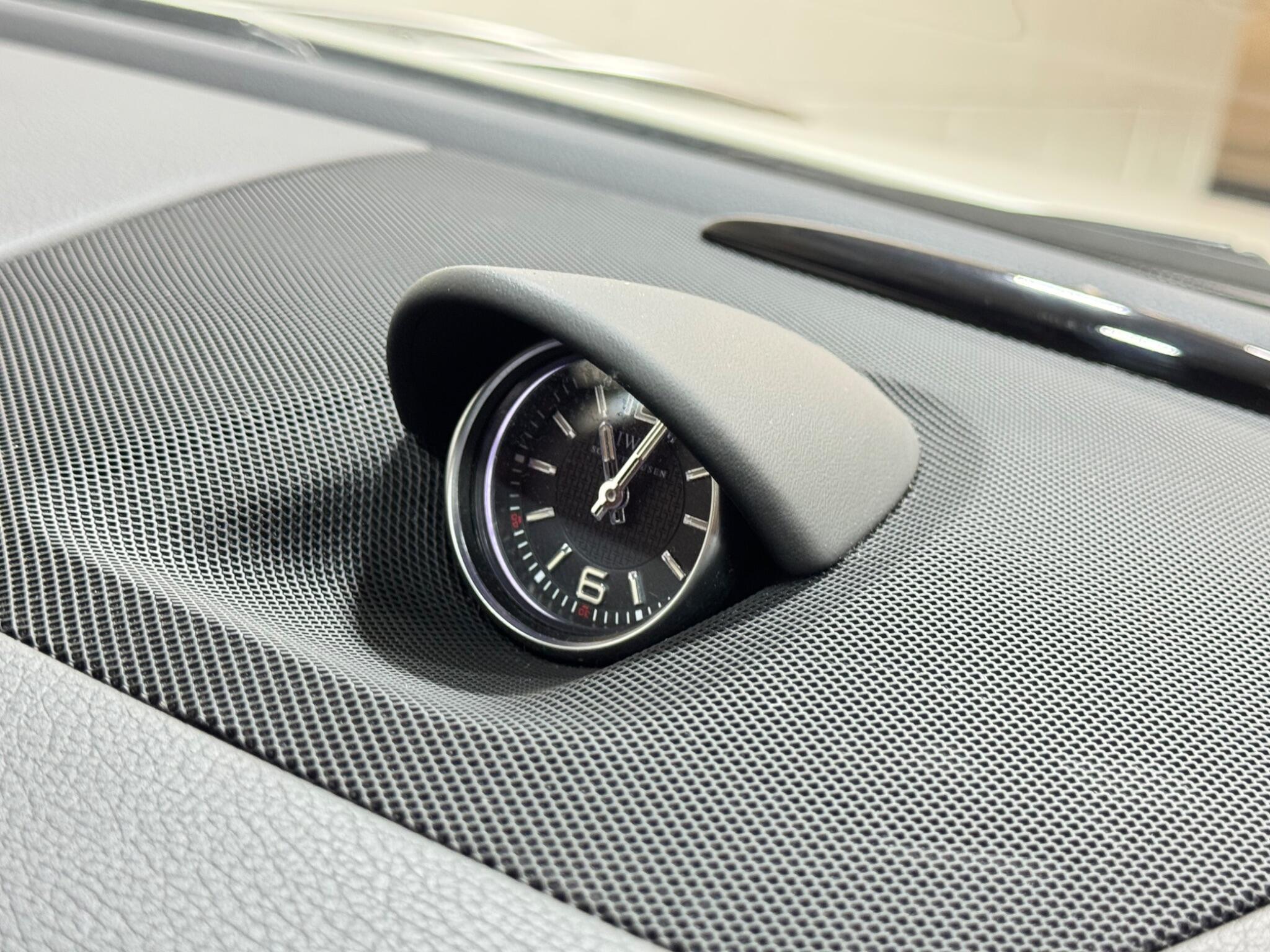 Mercedes SL - Image 14
