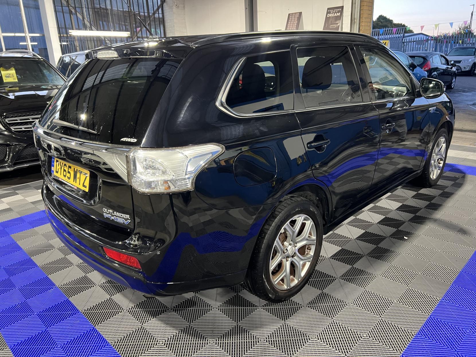 Mitsubishi Outlander - Image 6
