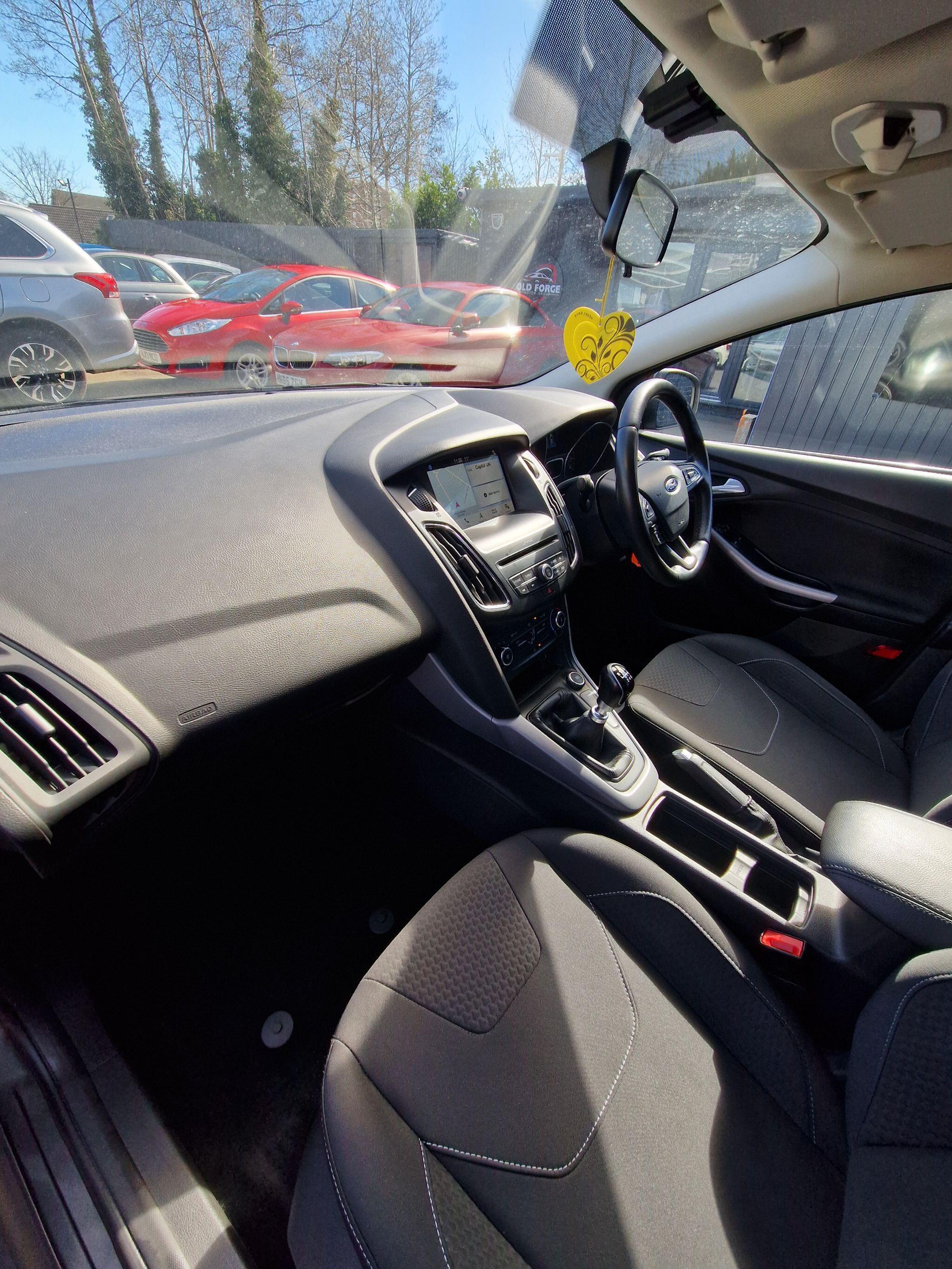 Ford Focus - Image 37