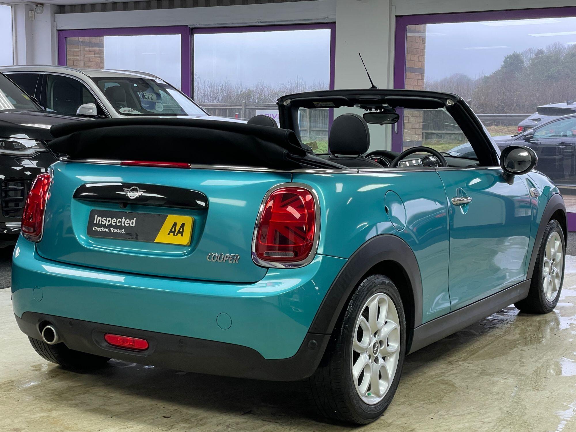 MINI Convertible - Image 16