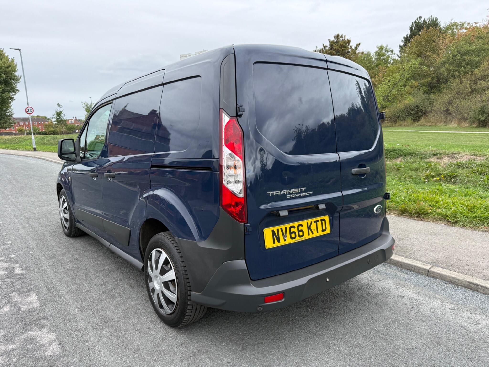 Ford Transit Connect - Image 5