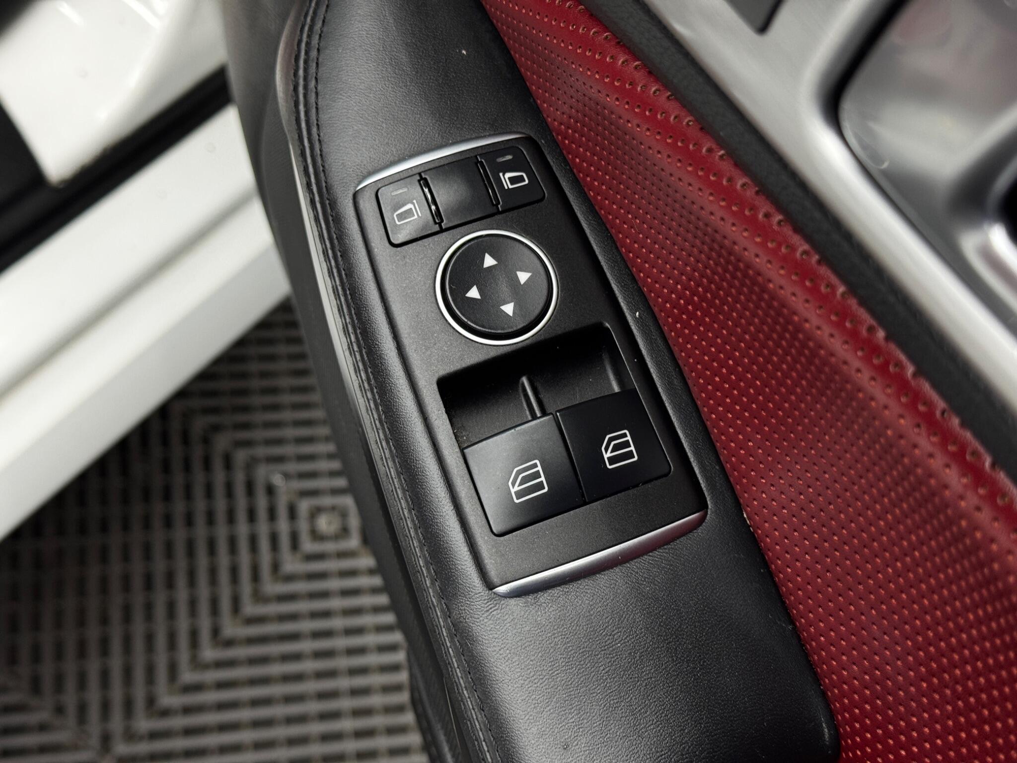 Mercedes SLK - Image 38