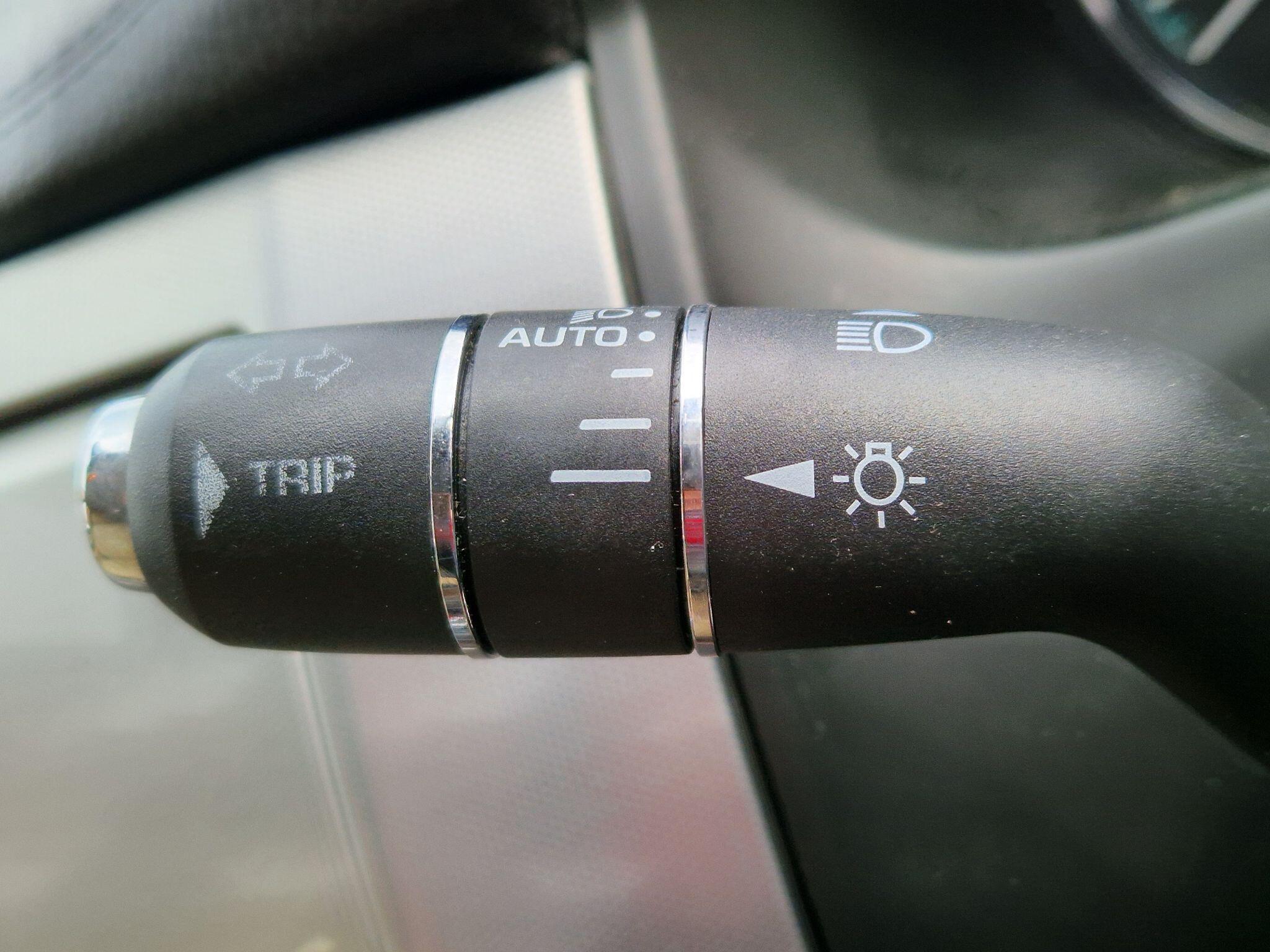 Jaguar XF - Image 44
