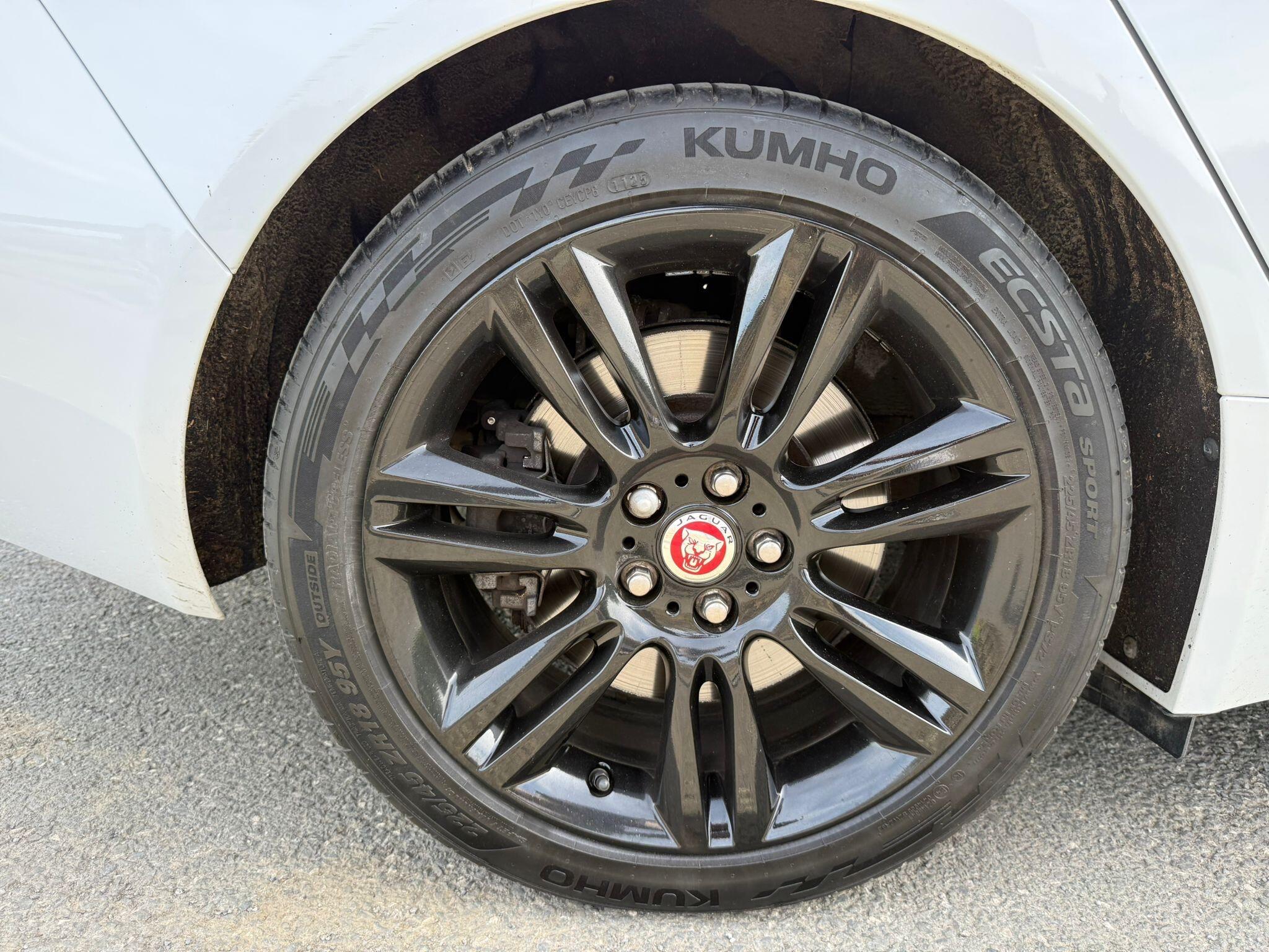 Jaguar XE - Image 36