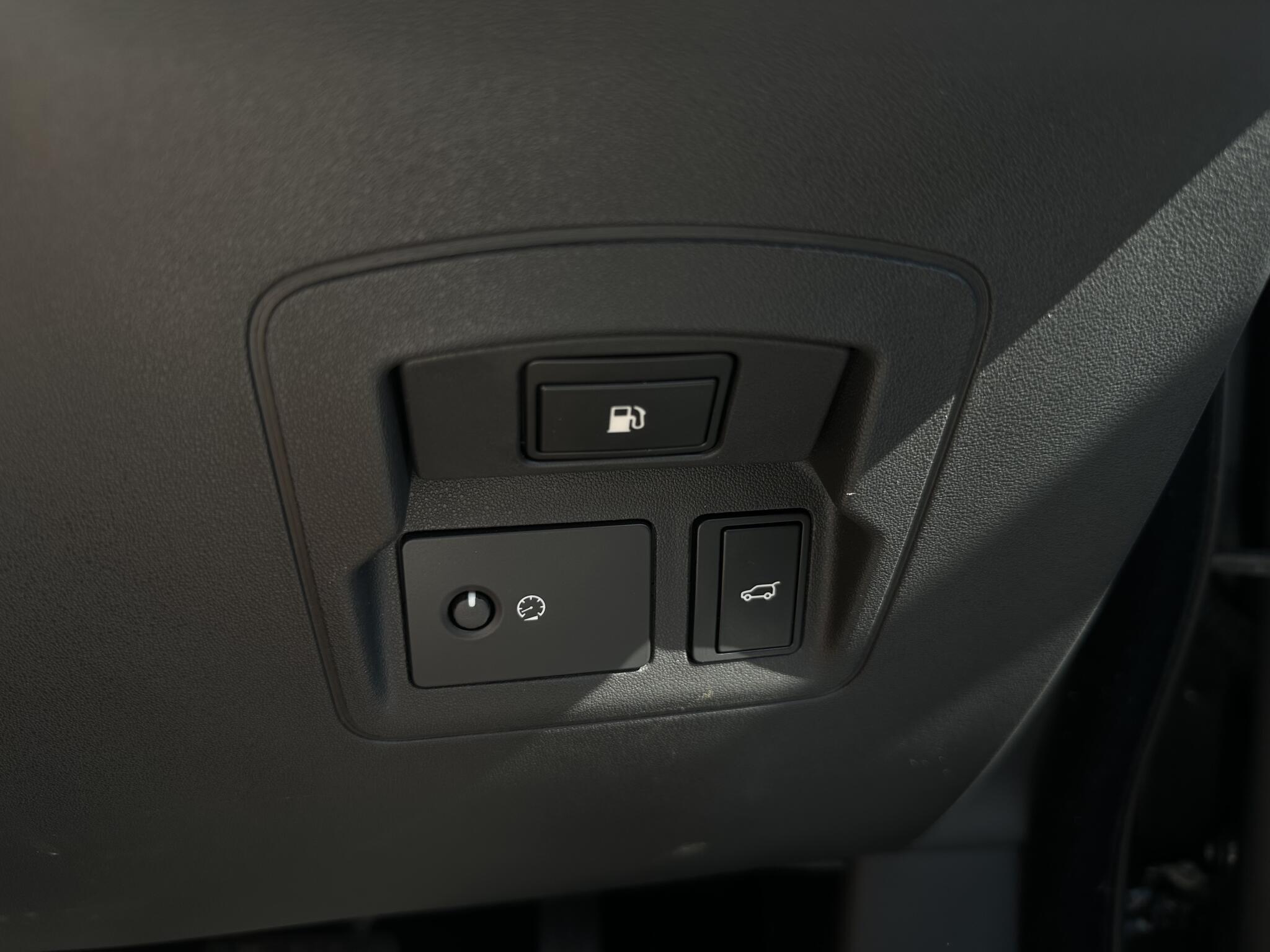 Land Rover Range Rover Velar - Image 12