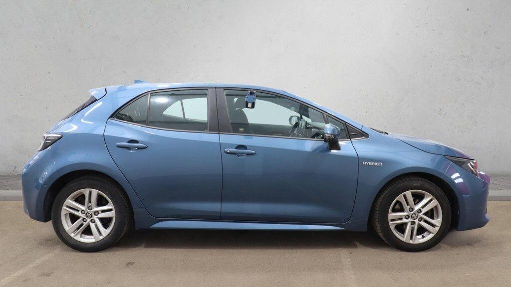 Toyota Corolla - Image 8