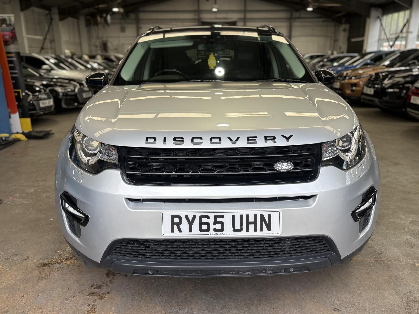 Land Rover DISCOVERY SPORT - Image 2