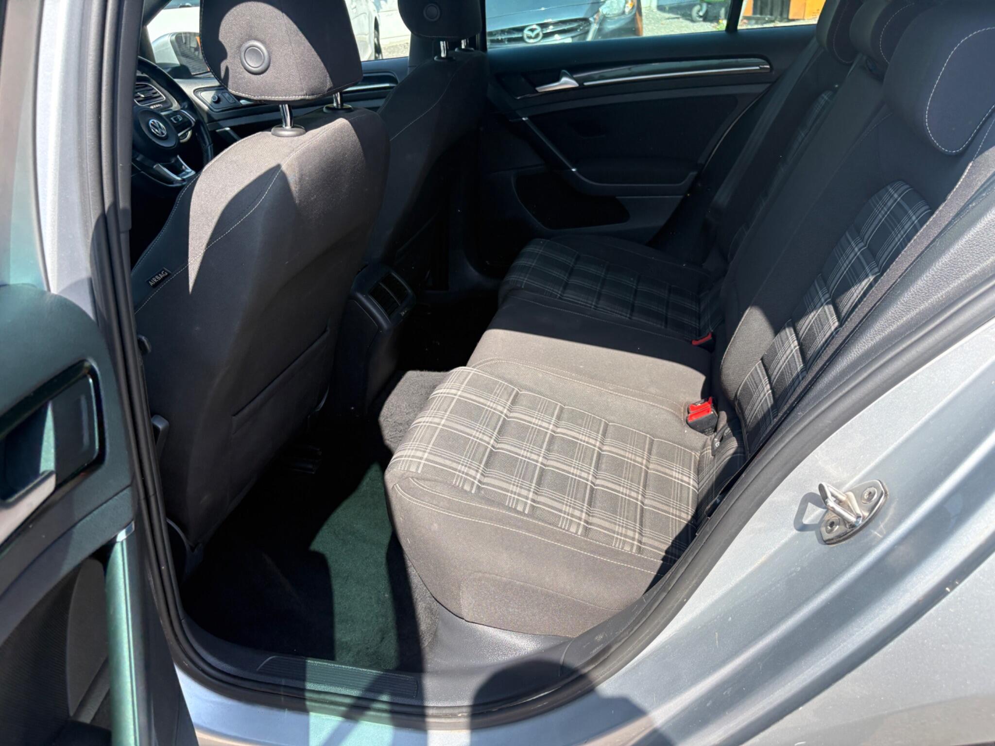 Volkswagen Golf - Image 17