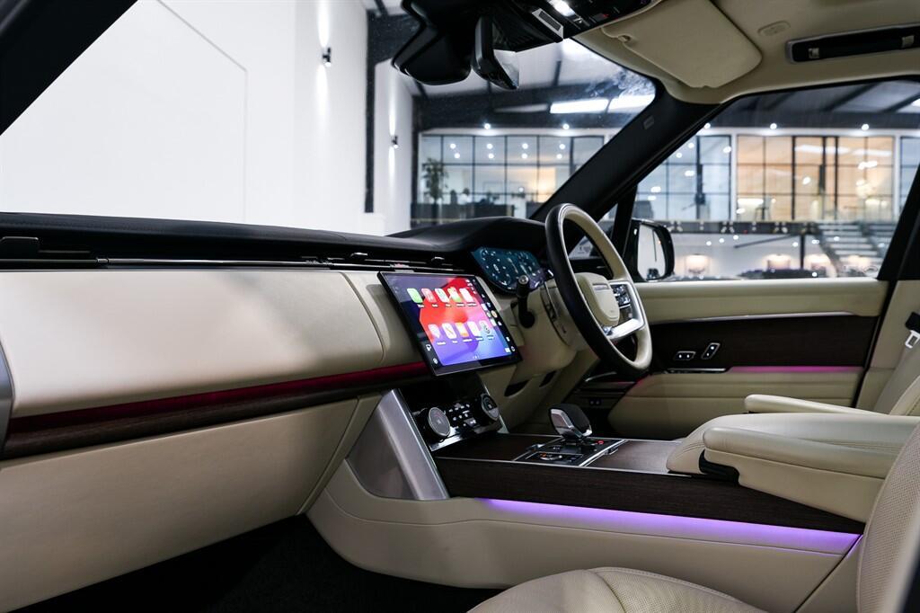 Land Rover Range Rover - Image 17