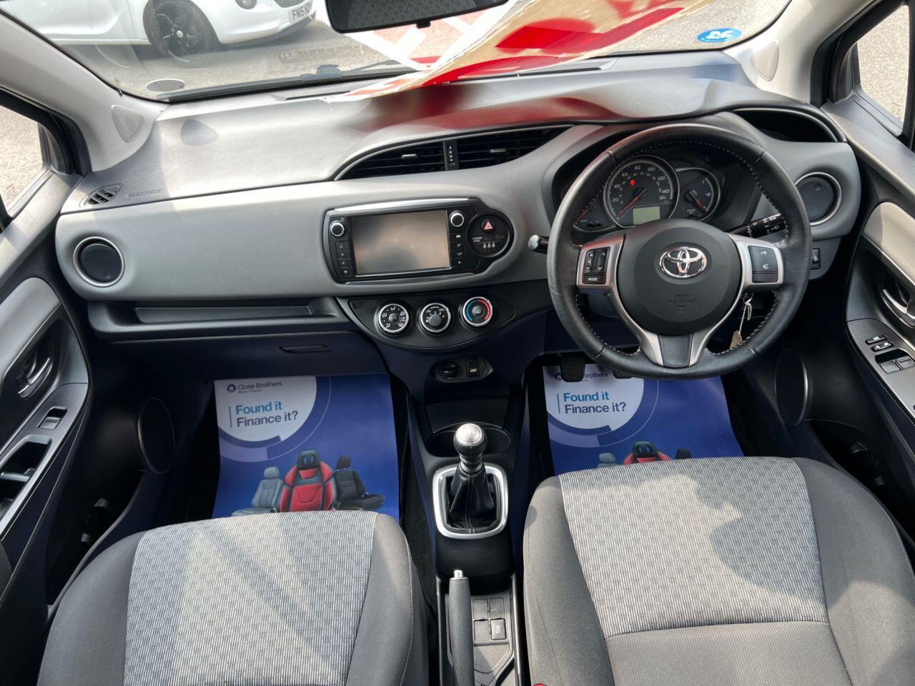 Toyota Yaris - Image 18