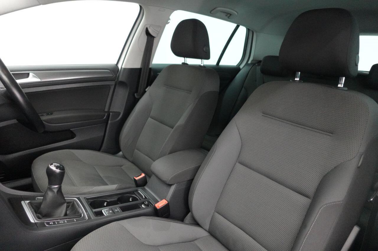 Volkswagen Golf - Image 19