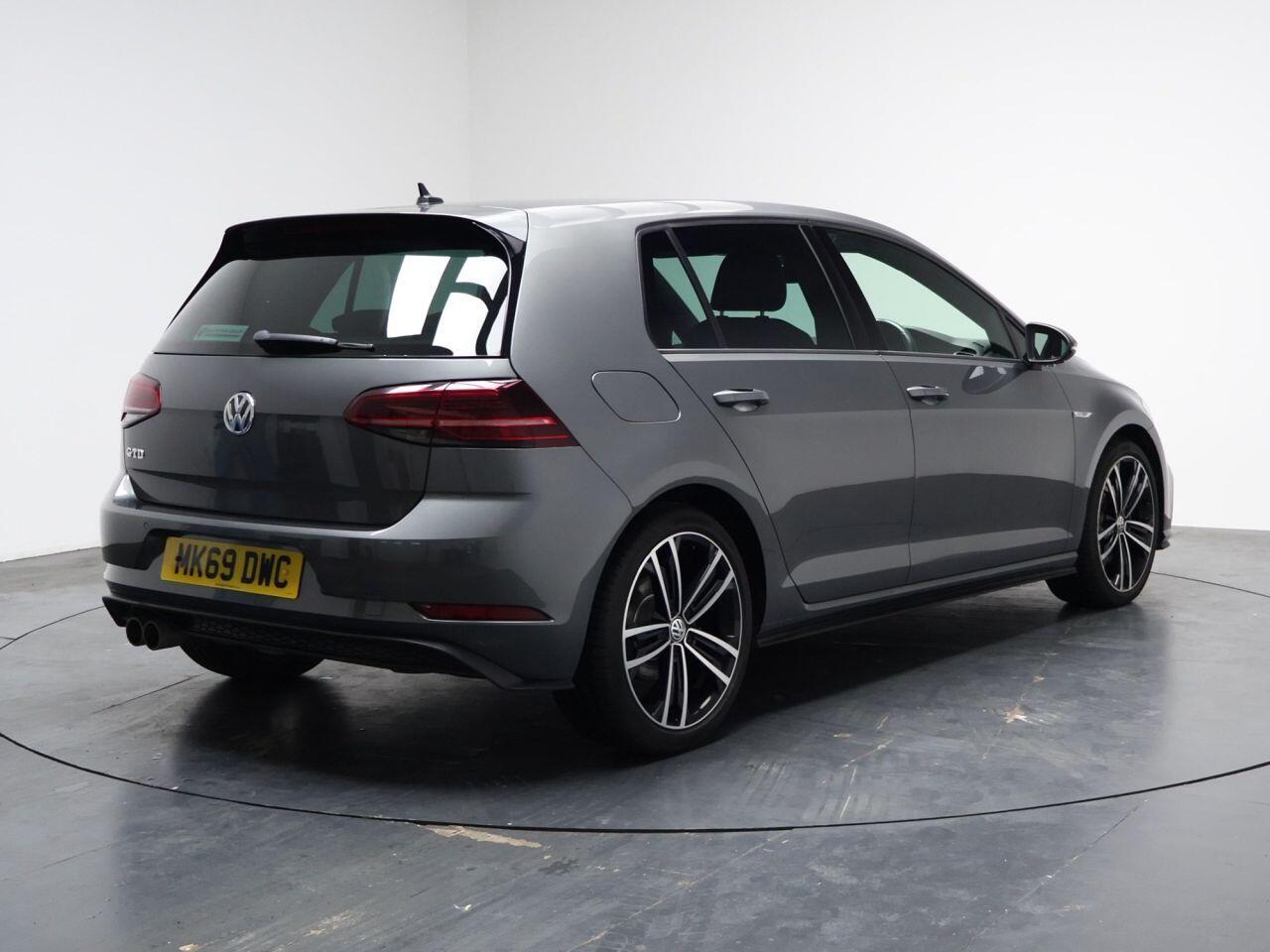 Volkswagen Golf - Image 10