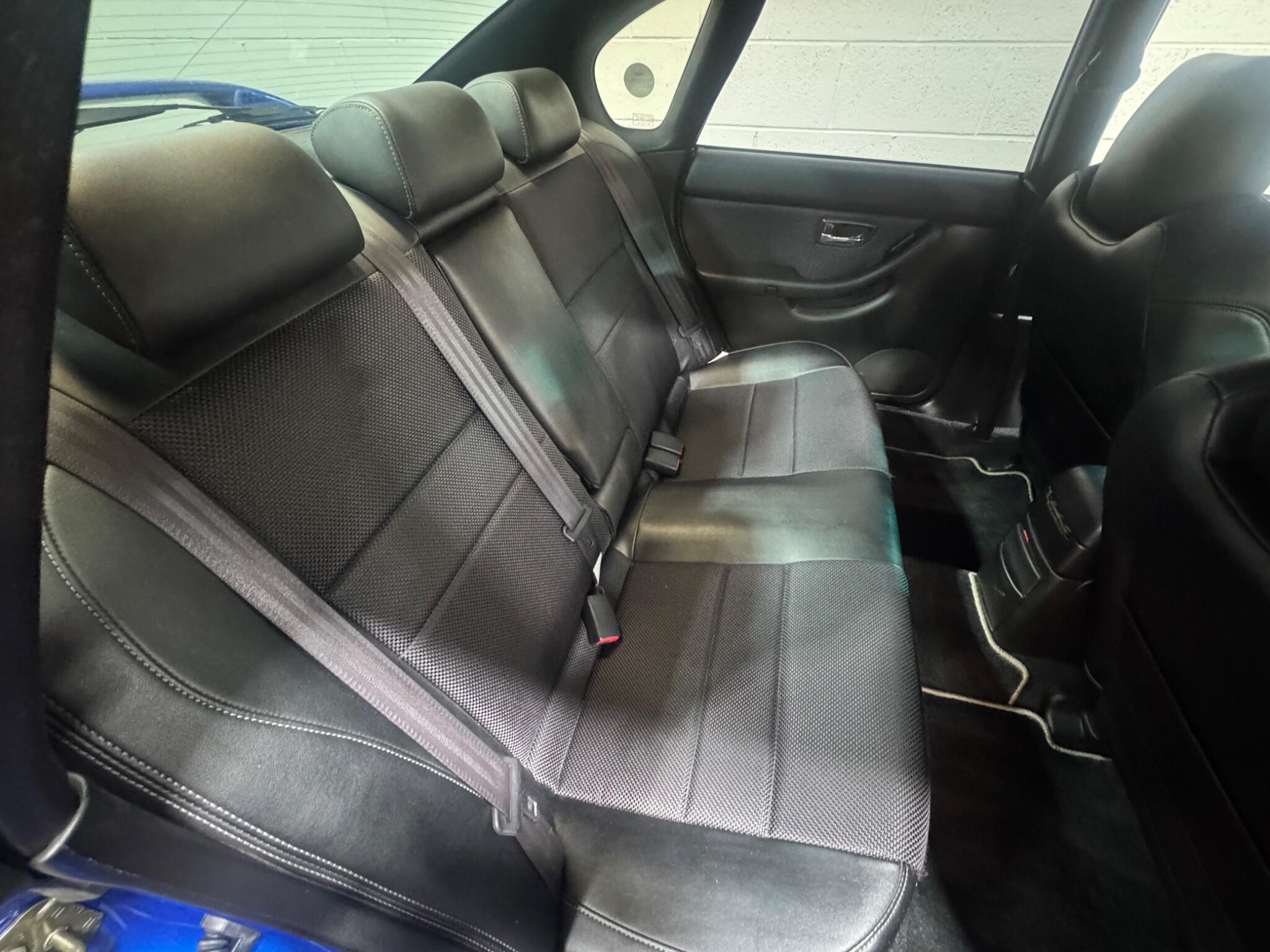Subaru Legacy - Image 9