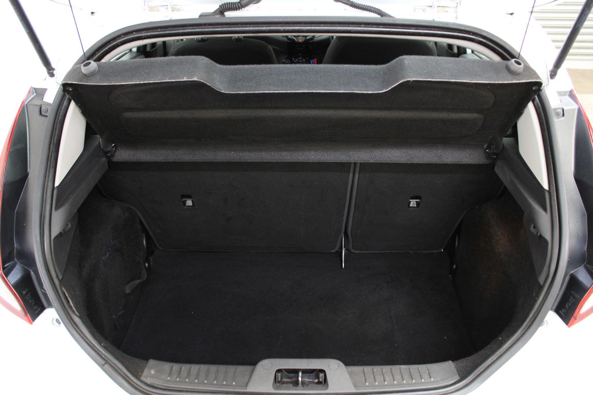 Ford Fiesta - Image 16