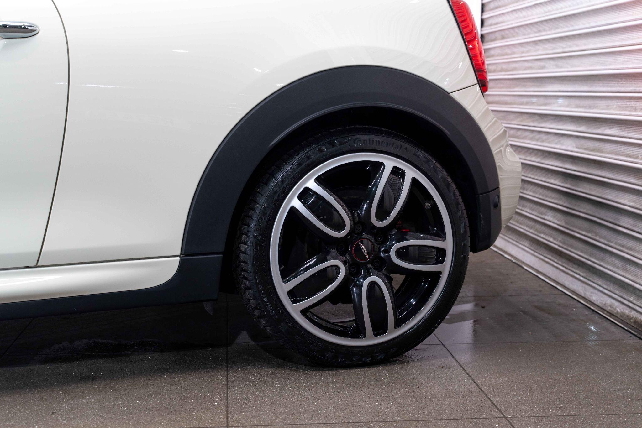 MINI Hatch - Image 30