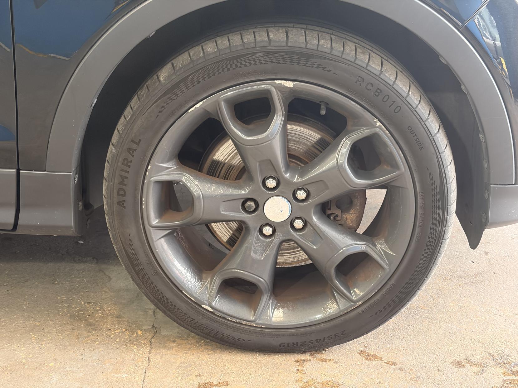 Ford Kuga - Image 19