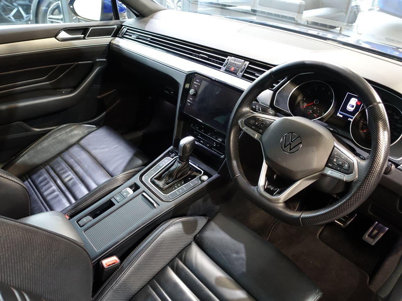 Volkswagen Passat - Image 6