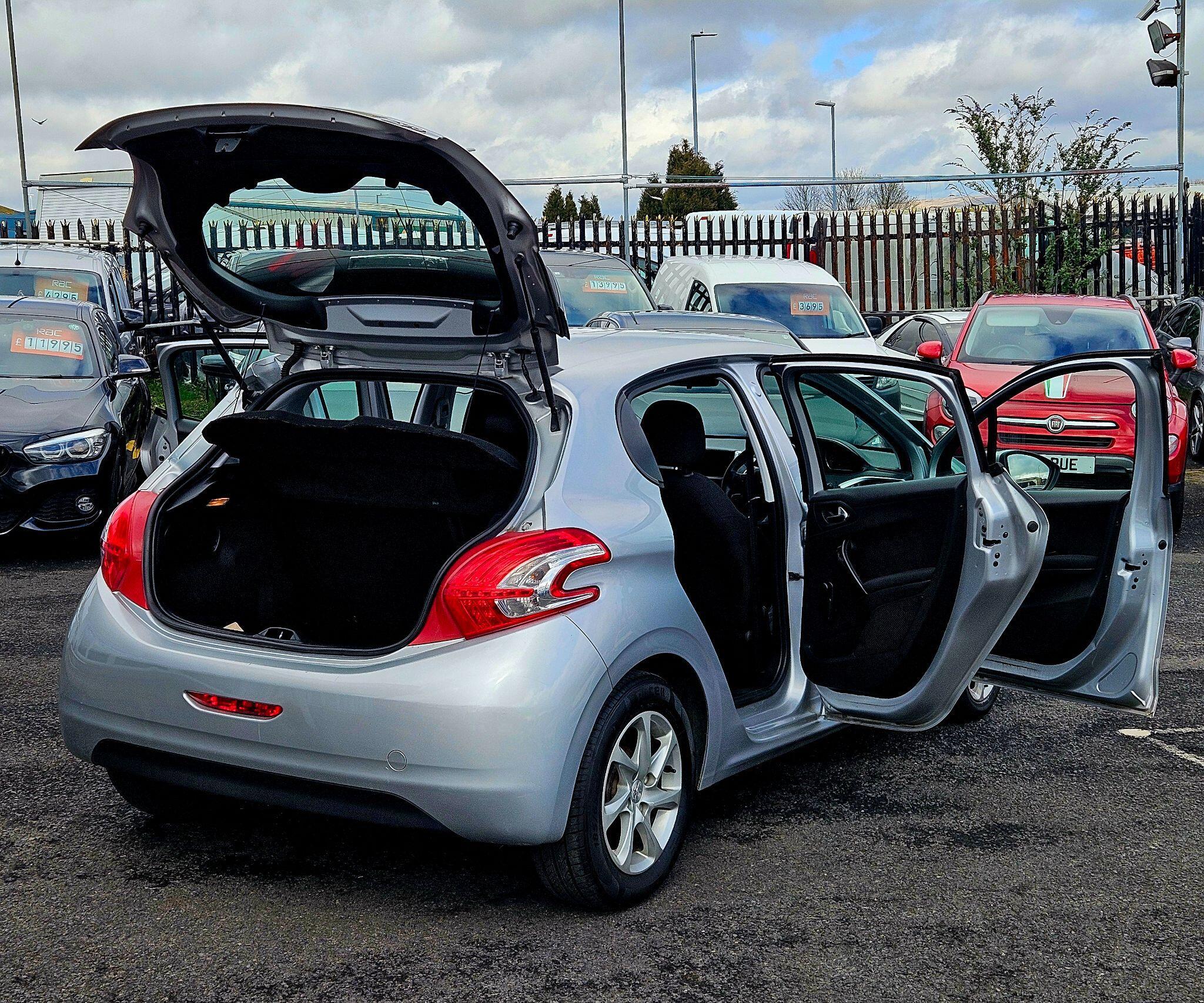 Peugeot 208 - Image 23