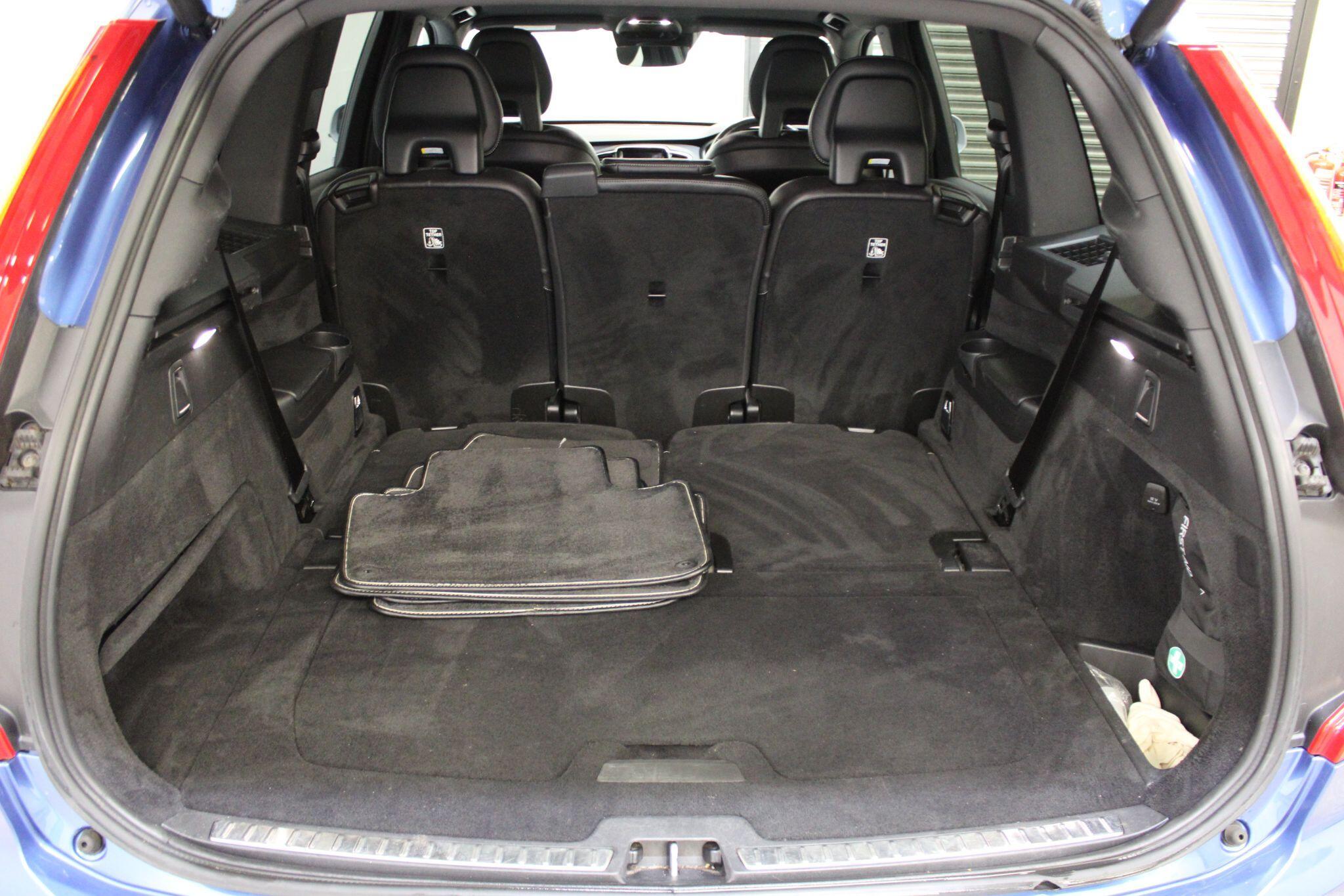 Volvo XC90 - Image 14