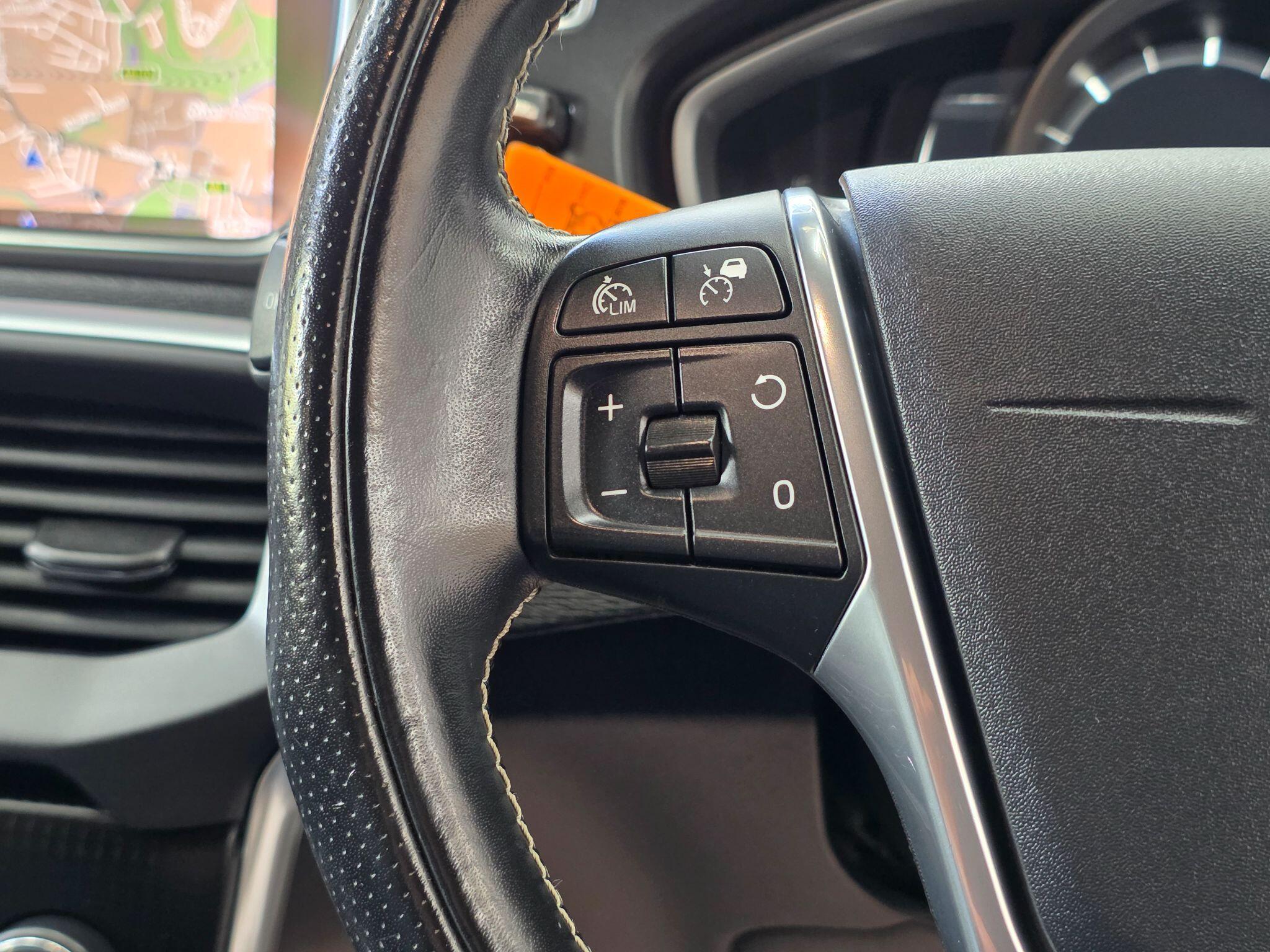 Volvo V40 - Image 24