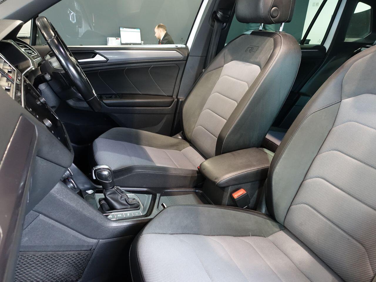Volkswagen Tiguan - Image 14