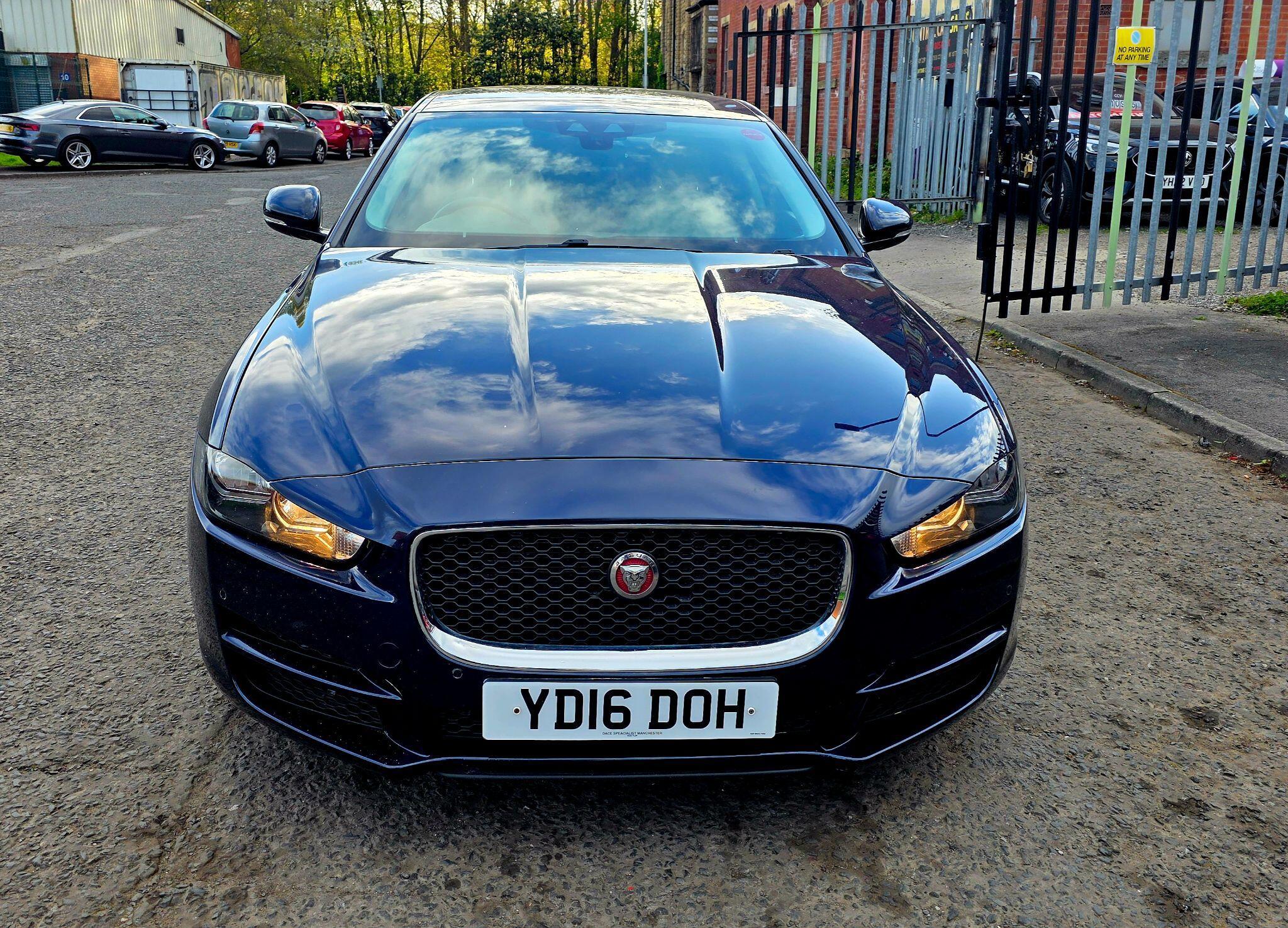 Jaguar XE - Image 4