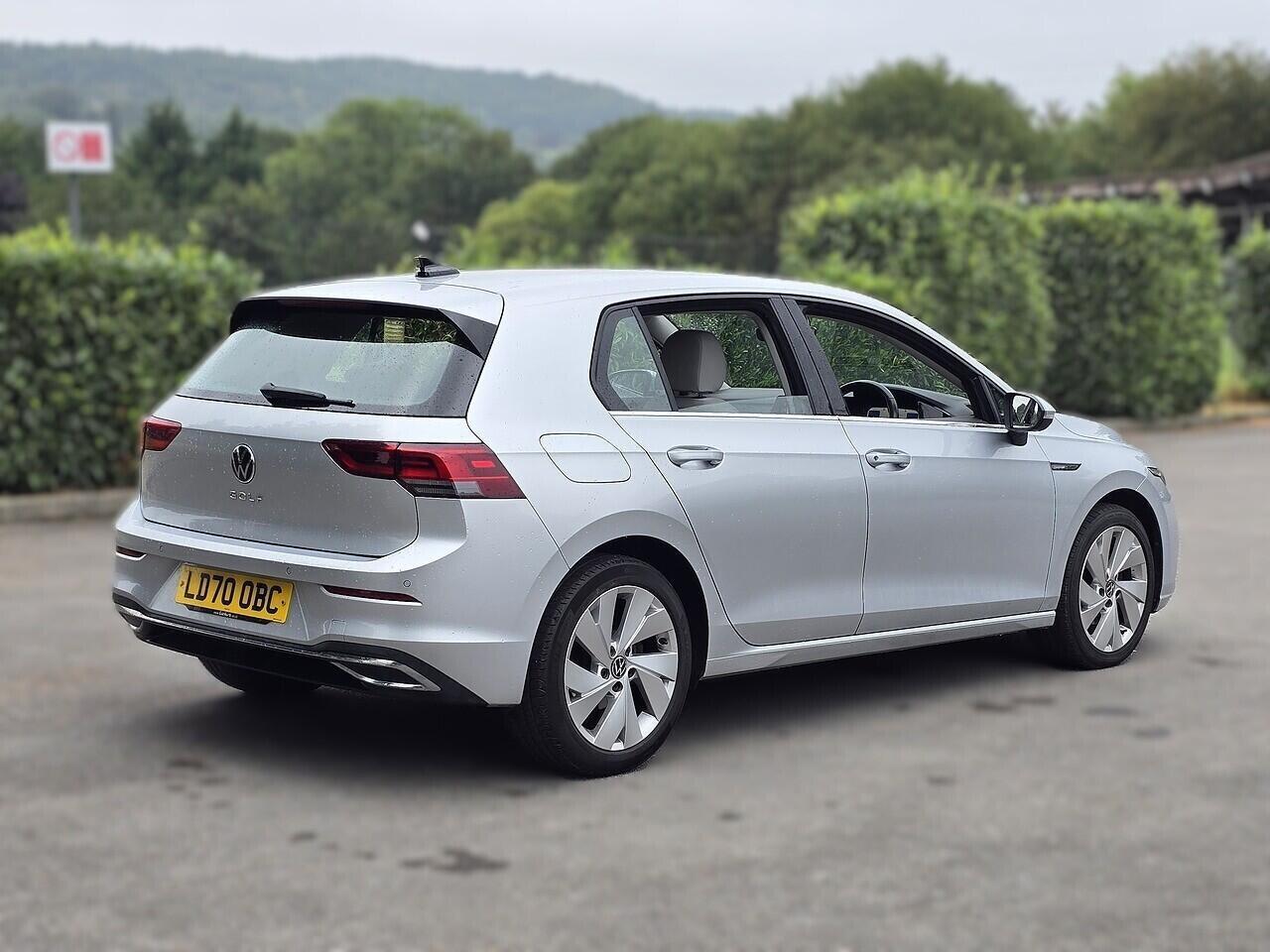 Volkswagen Golf - Image 20
