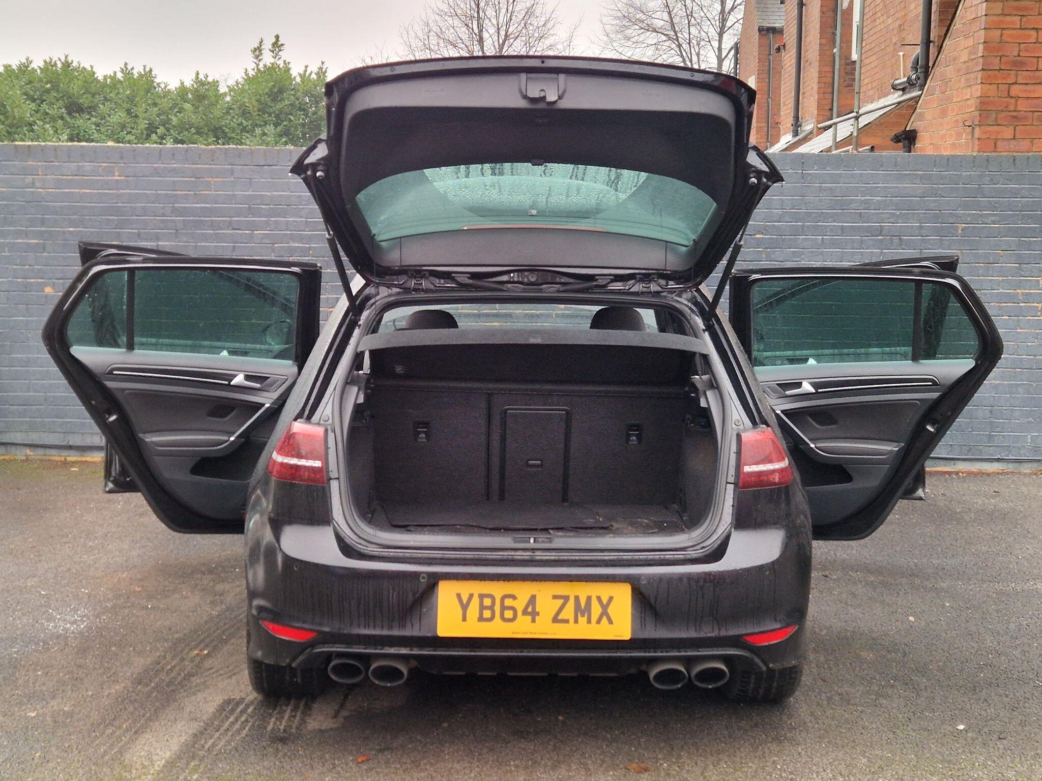 Volkswagen Golf - Image 18