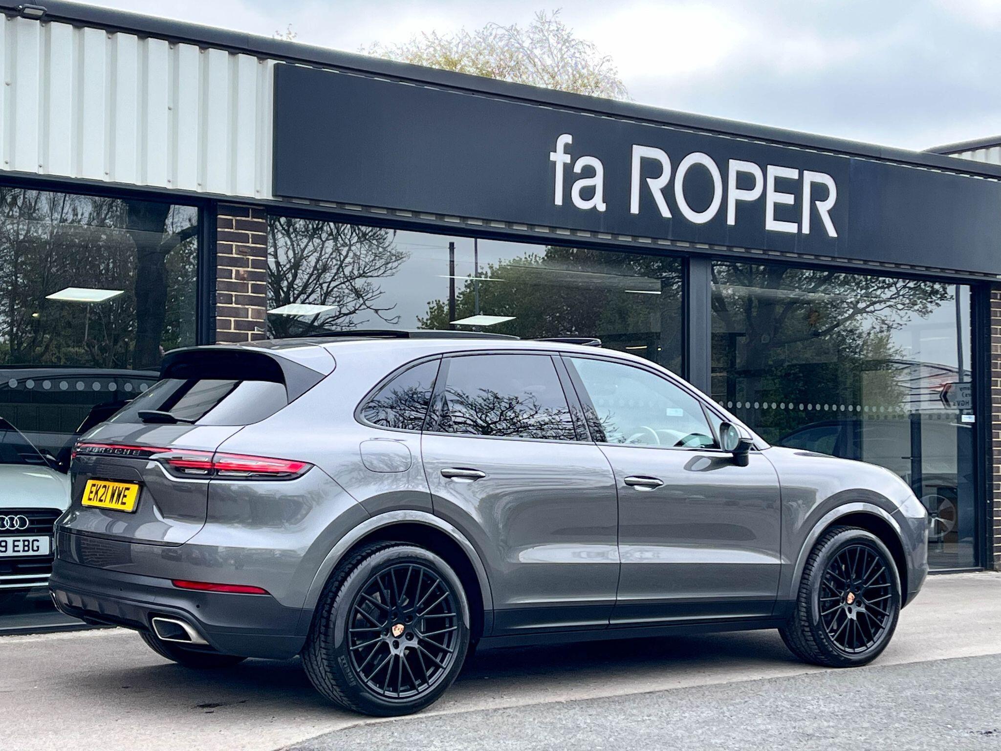 Porsche Cayenne - Image 16