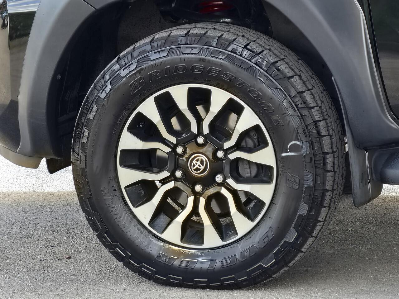 Toyota Hilux - Image 27