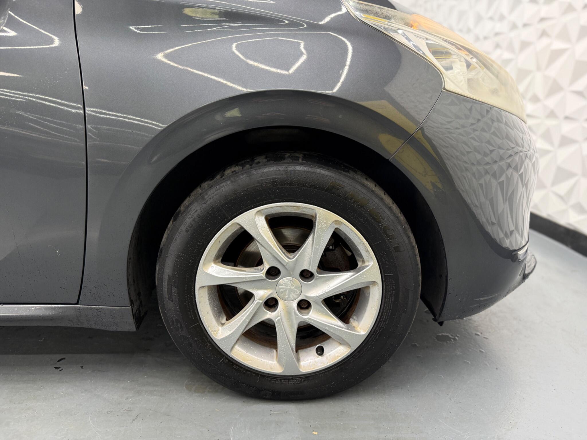 Peugeot 208 - Image 12