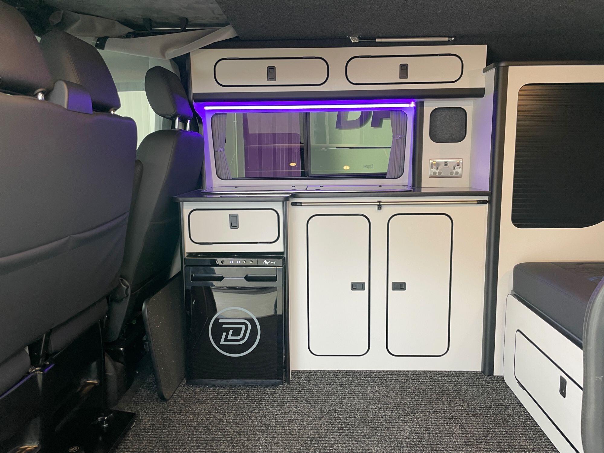 Volkswagen Transporter - Image 20