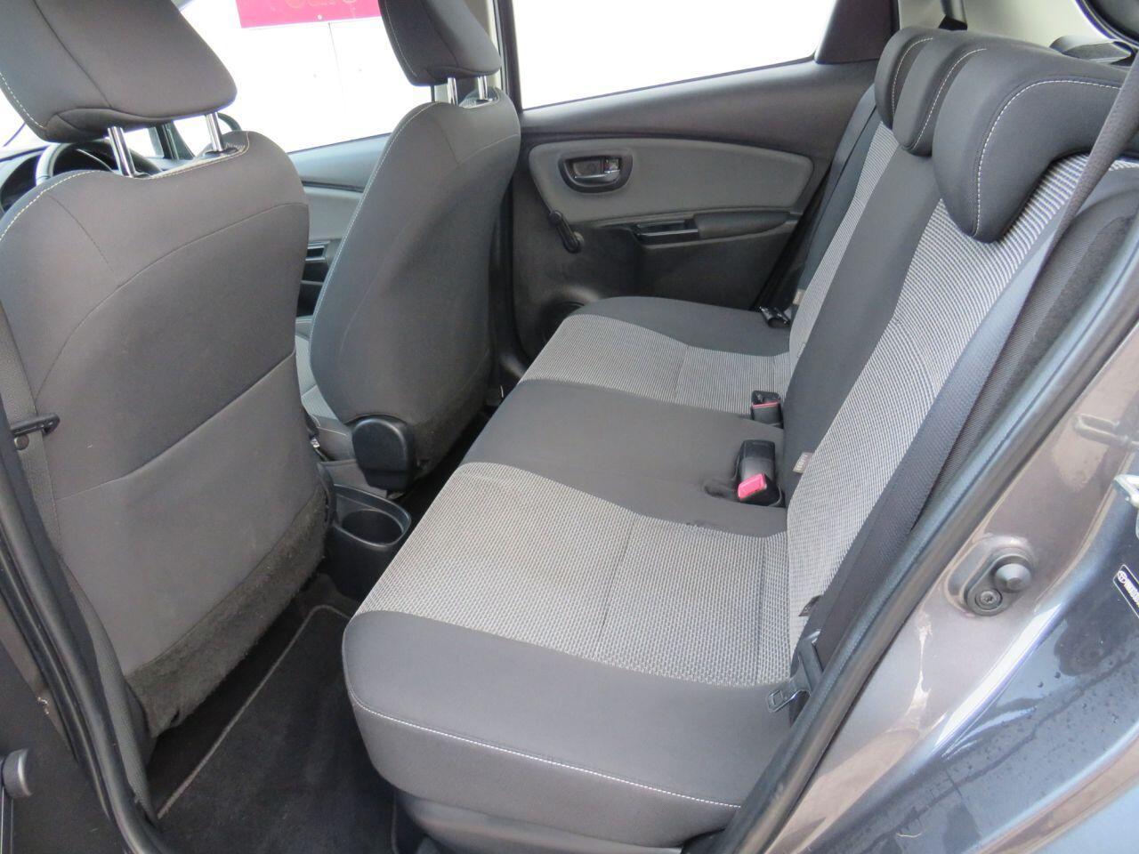 Toyota Yaris - Image 10