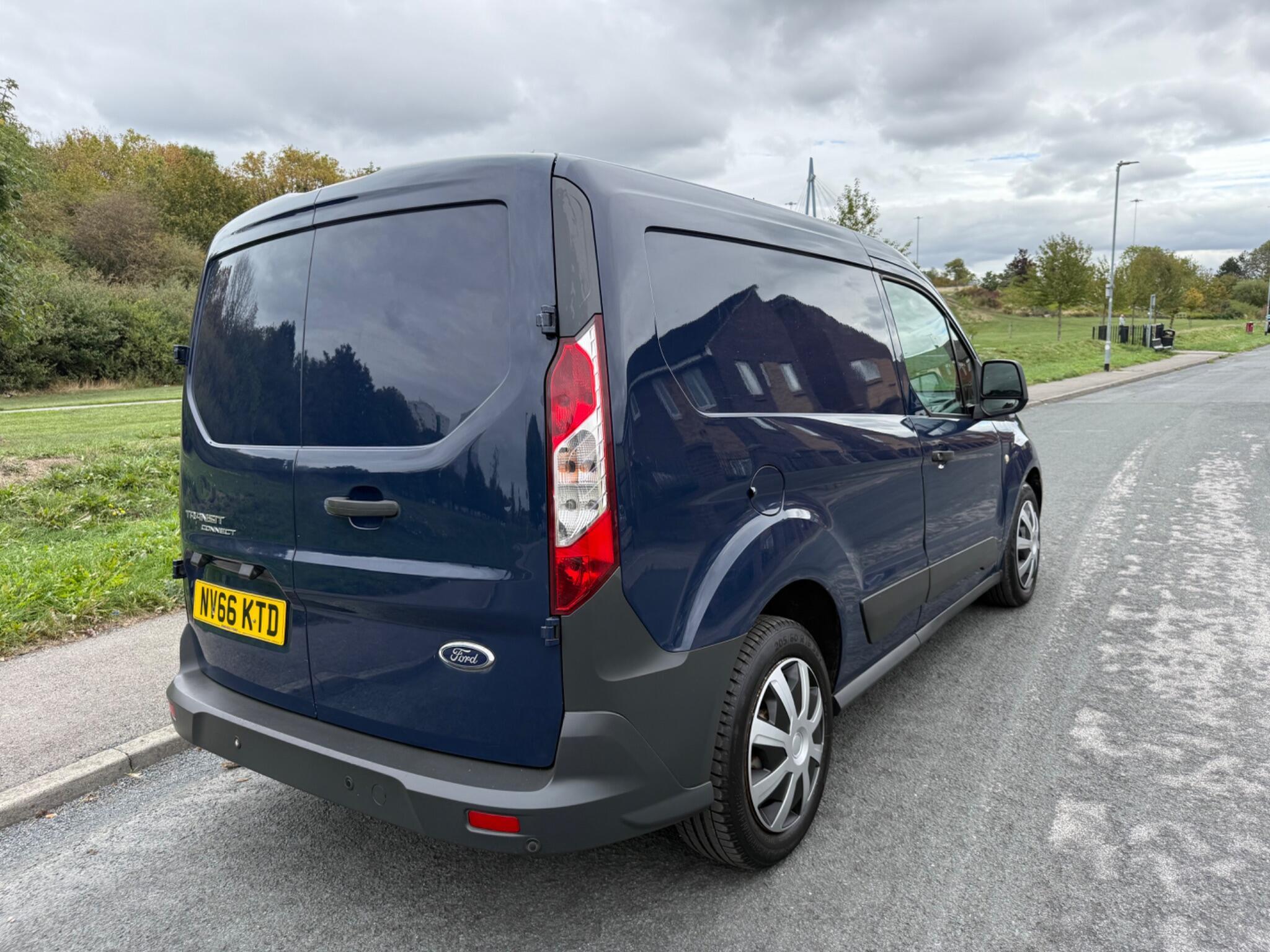 Ford Transit Connect - Image 3