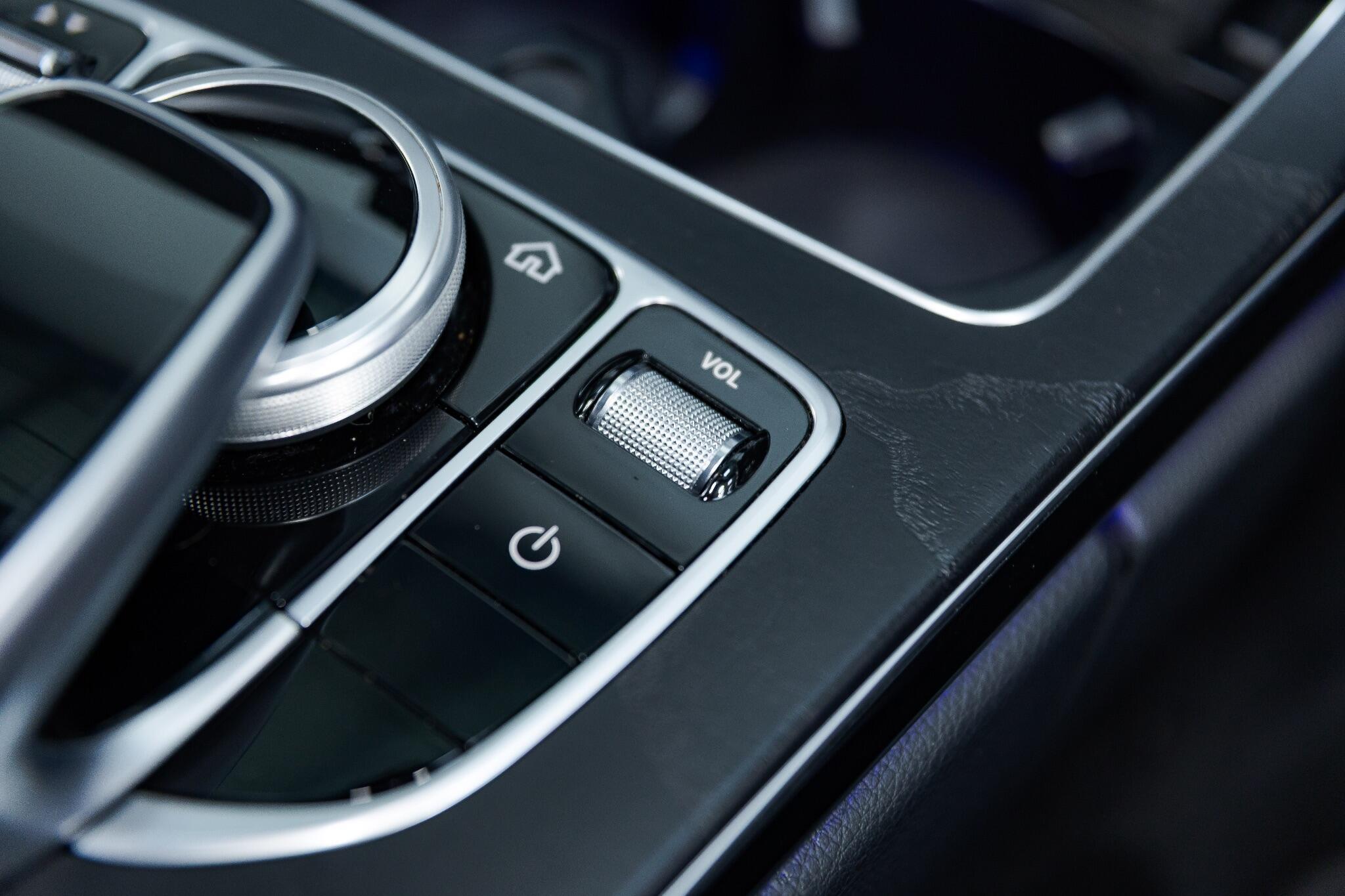 Mercedes C Class - Image 51