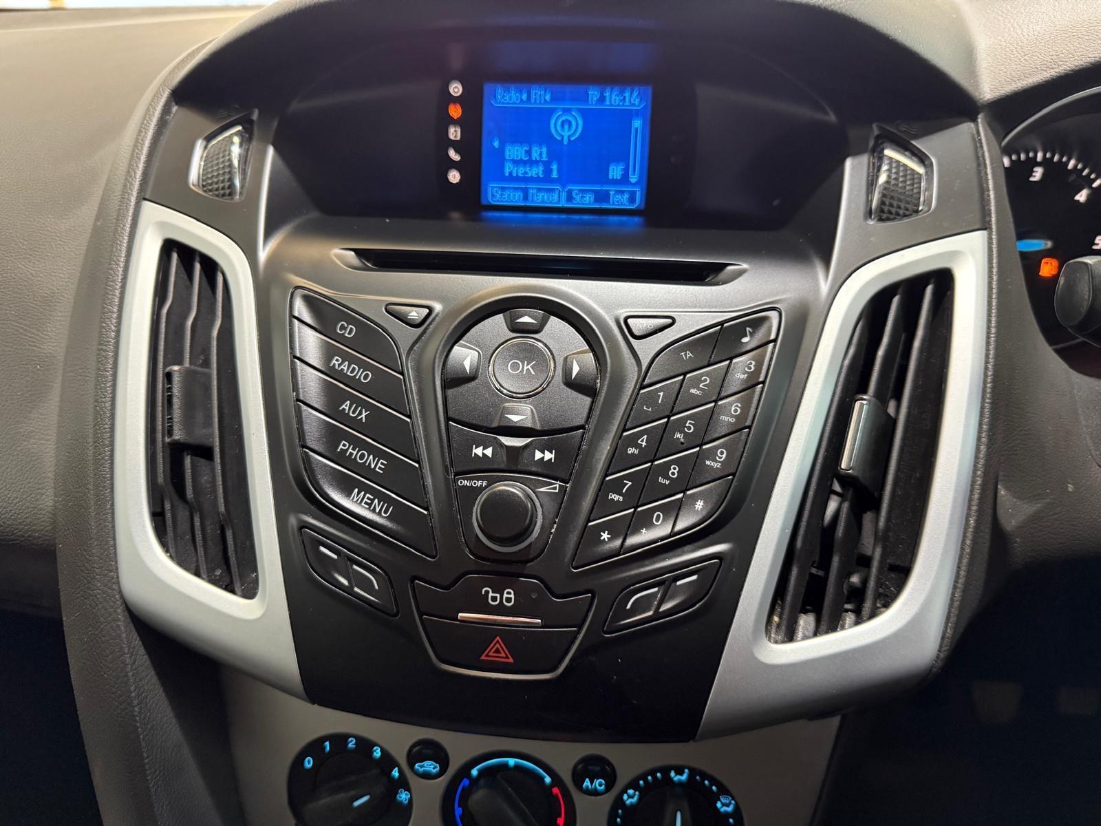 Ford Focus - Image 39